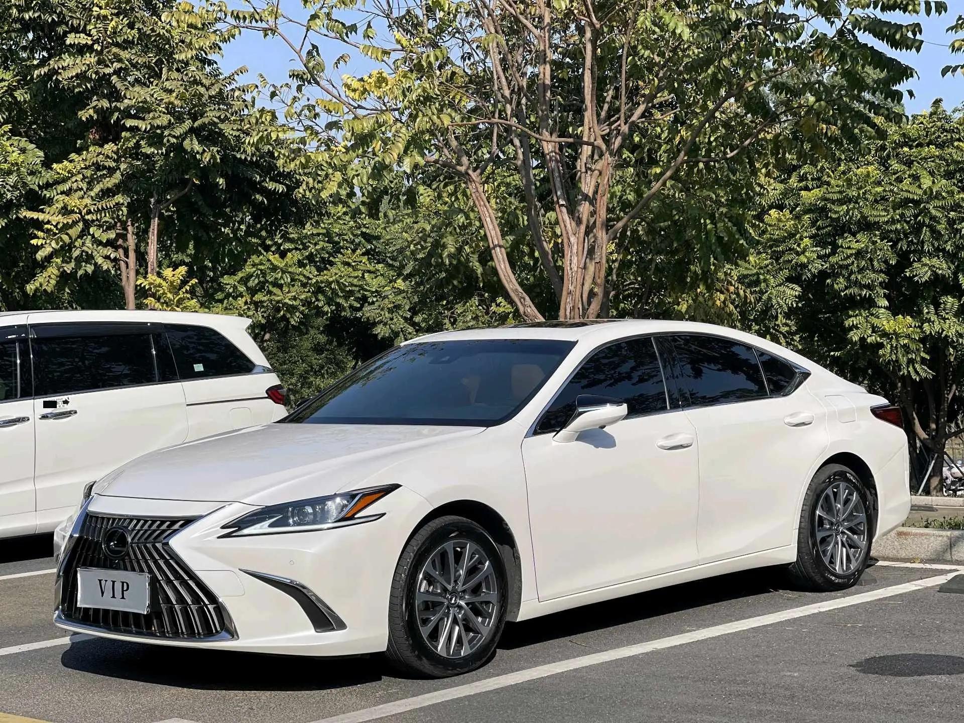 Lexus ES 2020 200 Excellence Edition
