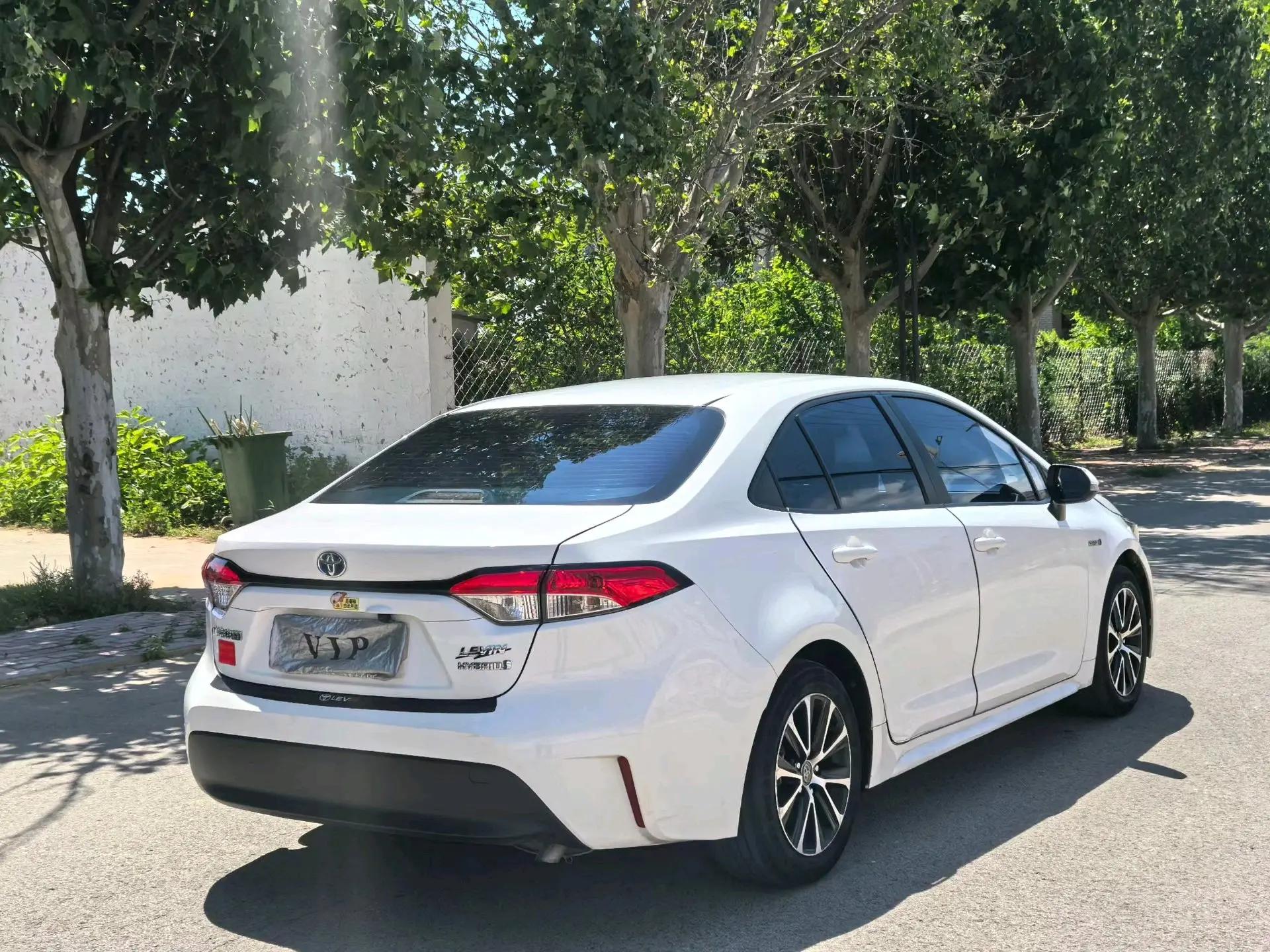 Toyota 2023 Lei Ling Shuangqing 1.8 Stepless Intelligent Electric Hybrid Leading Edition Automatic Gear 4