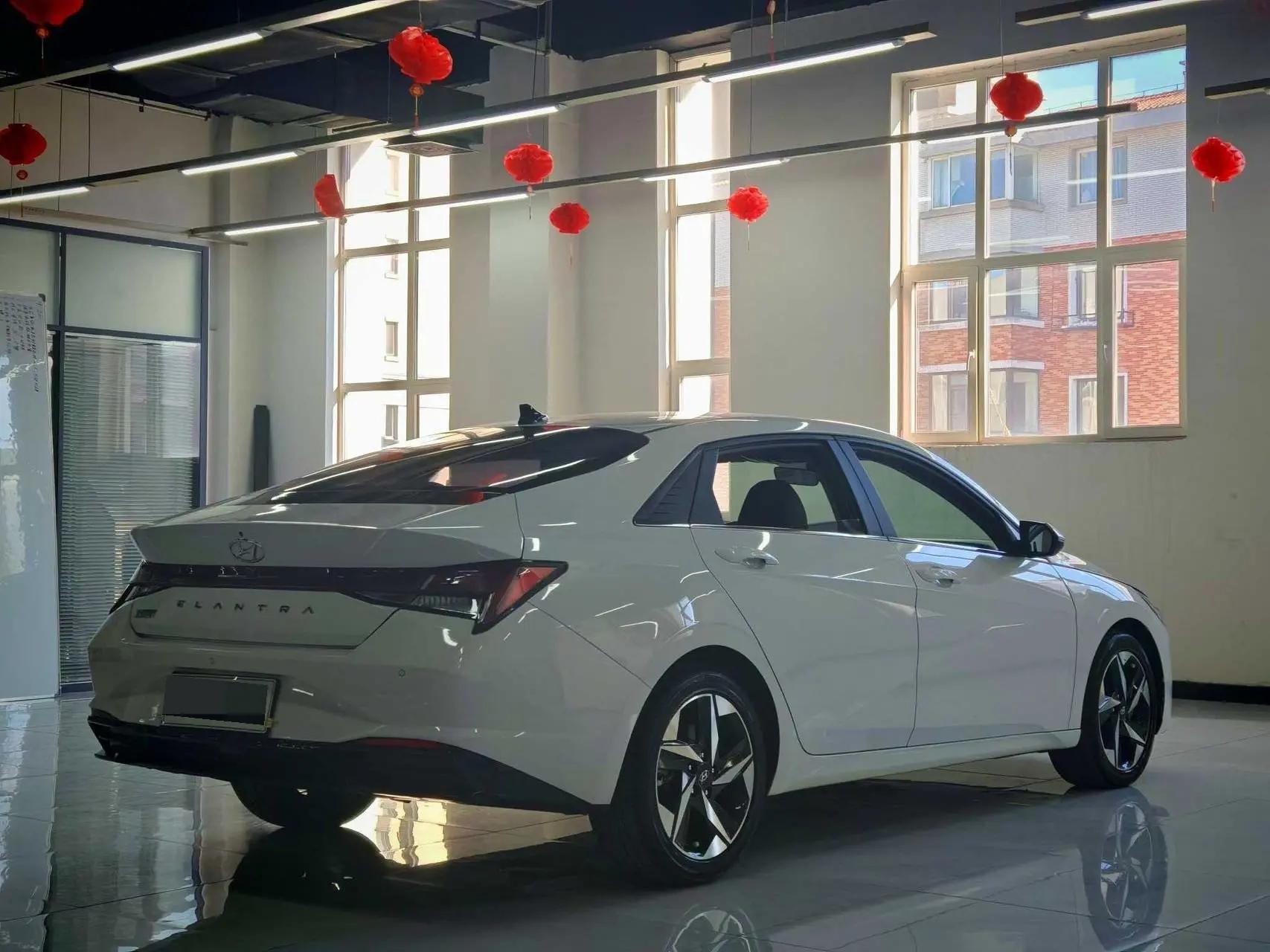 Elantra 2021 1.5L CVT LUX Prestige Edition 6