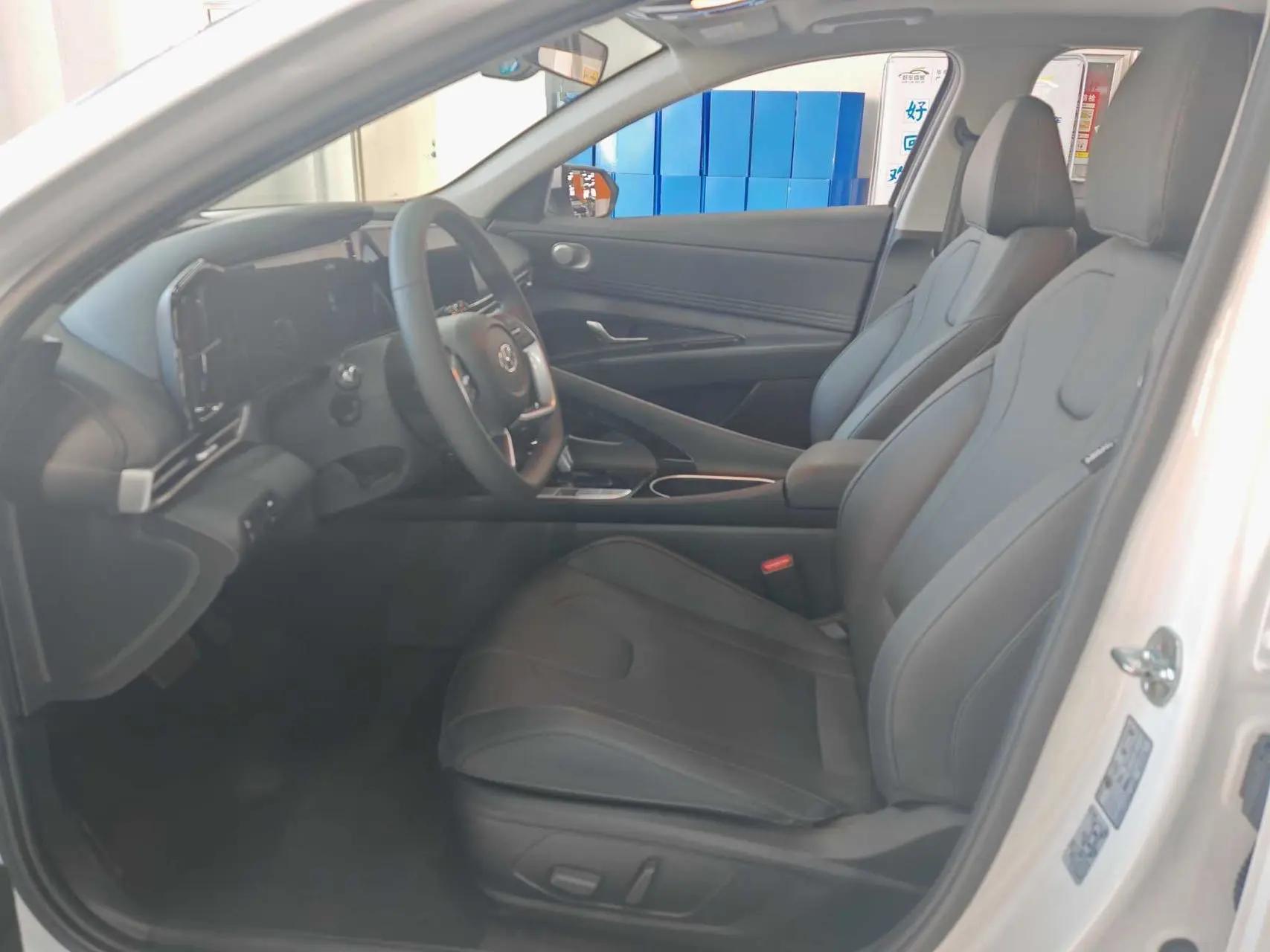 Elantra 2021 1.5L CVT LUX Prestige Edition 7