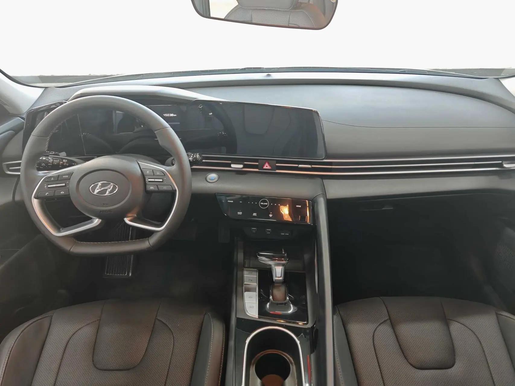 Elantra 2021 1.5L CVT LUX Prestige Edition 9