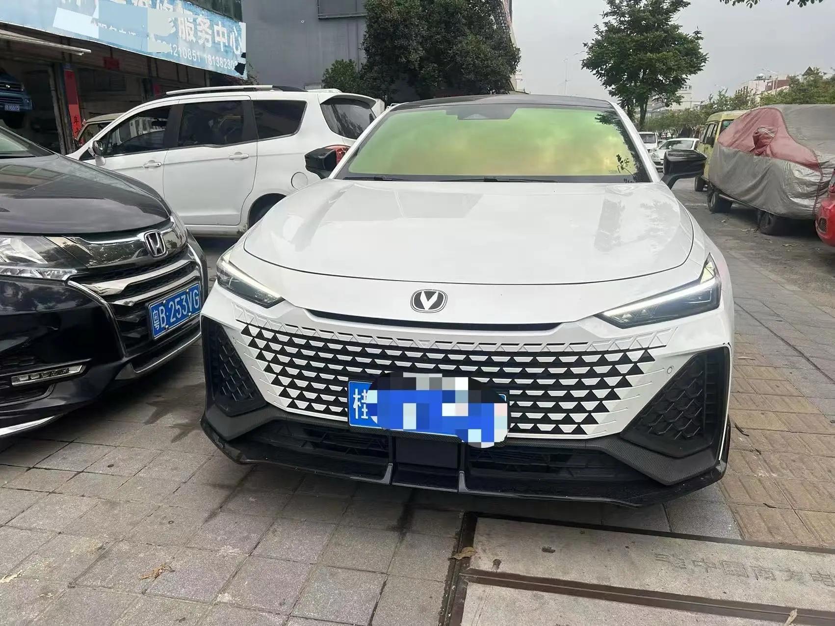 ChangAn 2024 UNI-V 2.0T High Energy Edition Automatic Gear 2