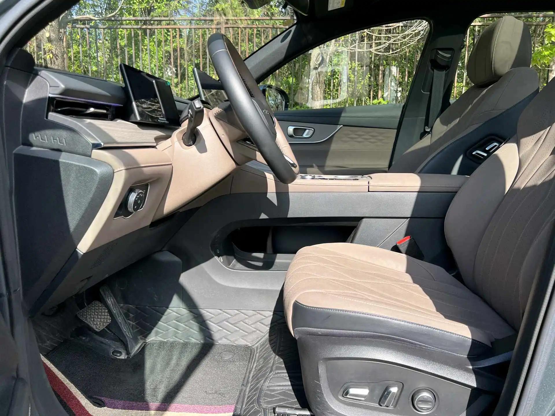 Tiggo 8 PLUS 2025 Model 290TGDI DCT High-Grade Version 4