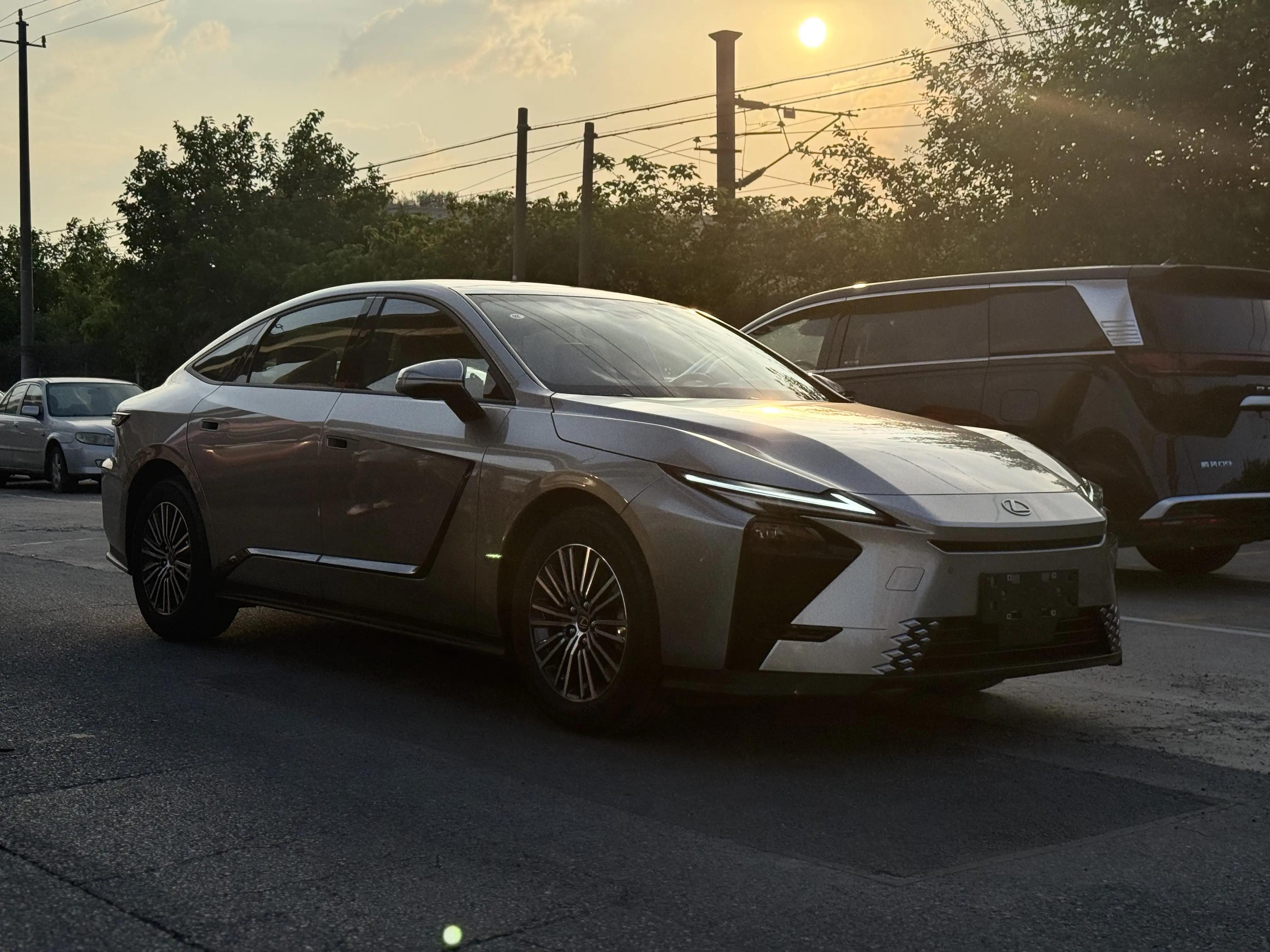 Lexus ES (Imported) 2026 ES300h 2.0 Stepless Automatic Gear 3