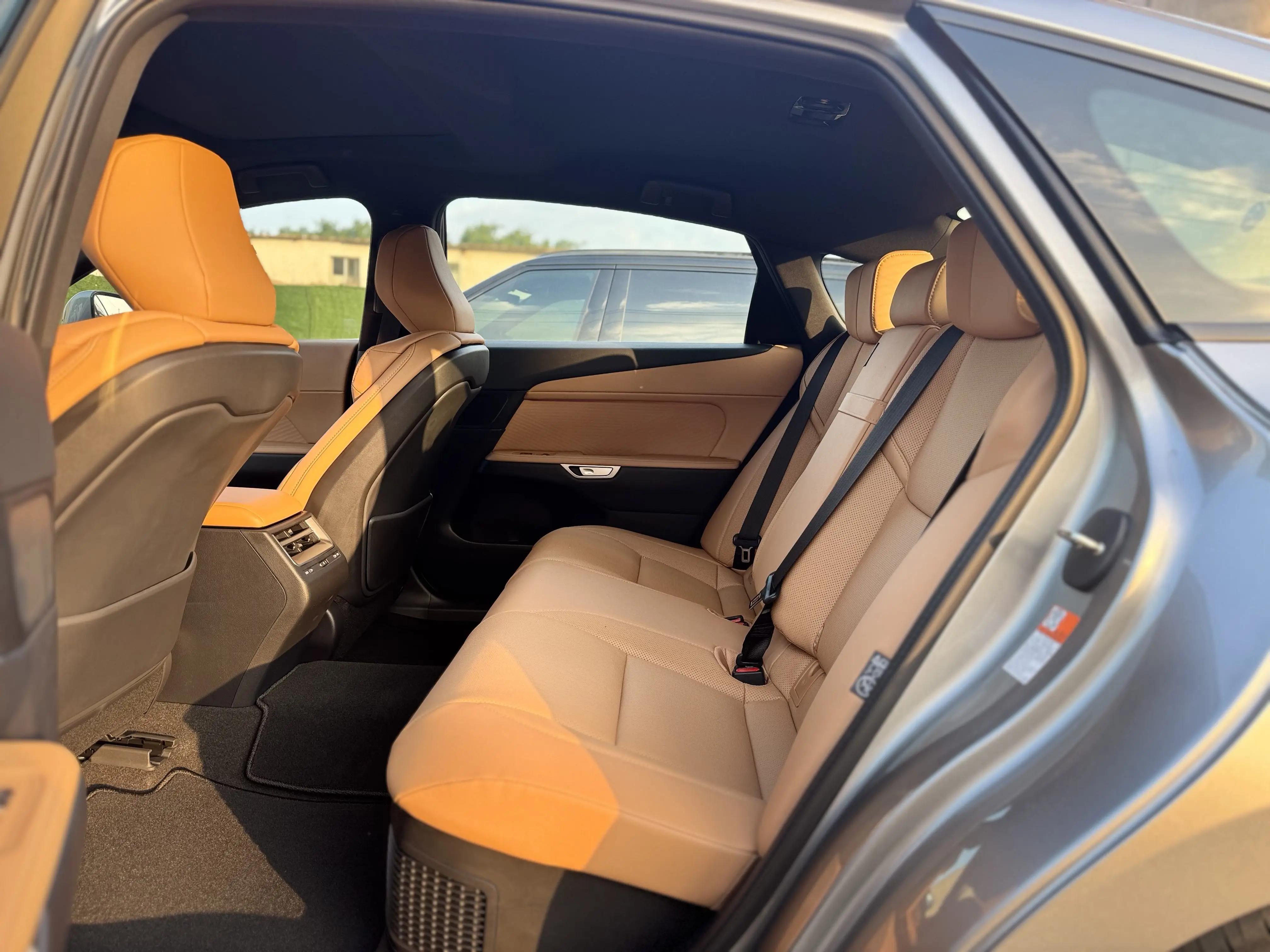 Lexus ES (Imported) 2026 ES300h 2.0 Stepless Automatic Gear 8