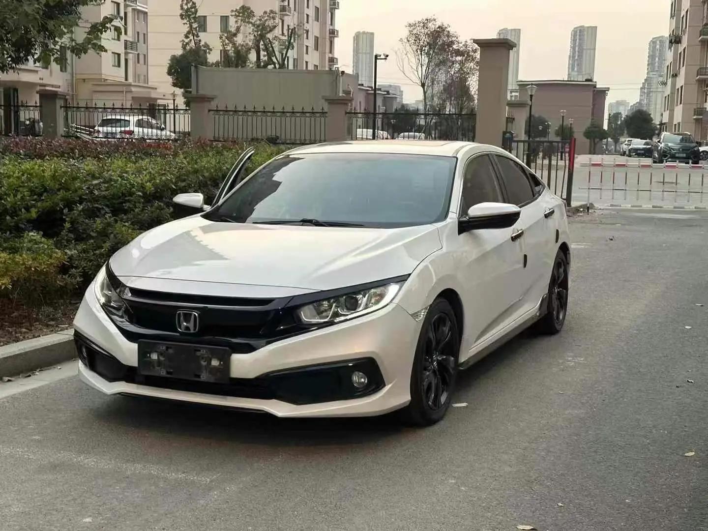 Civic 2019 220TURBO CVT Dynamic Edition National V