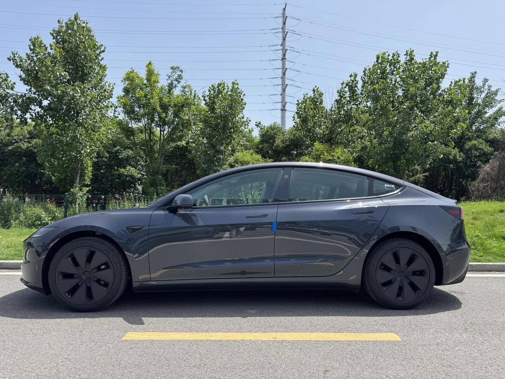 Tesla 2025 Model 3 Rear-Wheel Drive (Refreshed) Automatic 2
