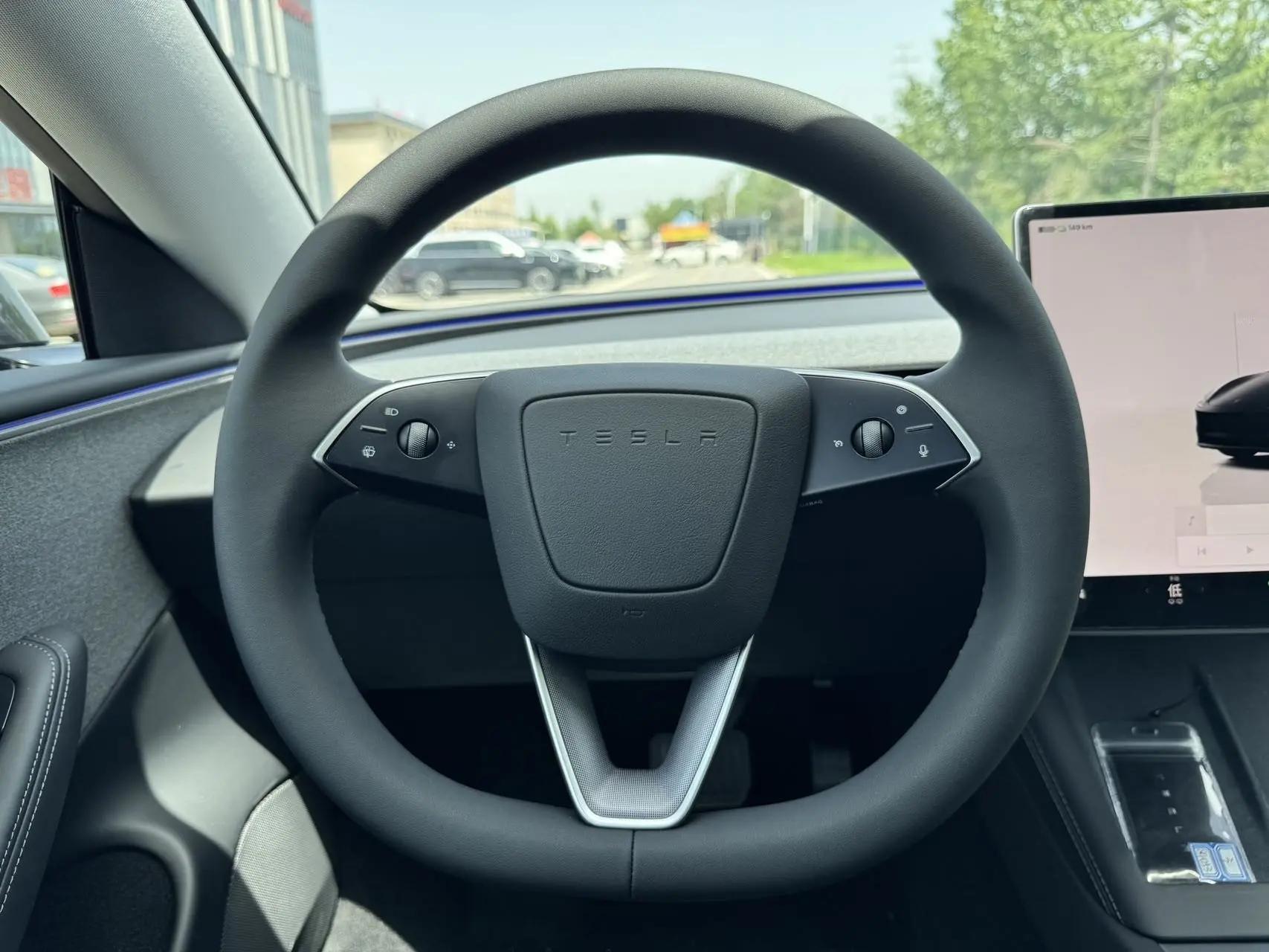 Tesla 2025 Model 3 Rear-Wheel Drive (Refreshed) Automatic 6