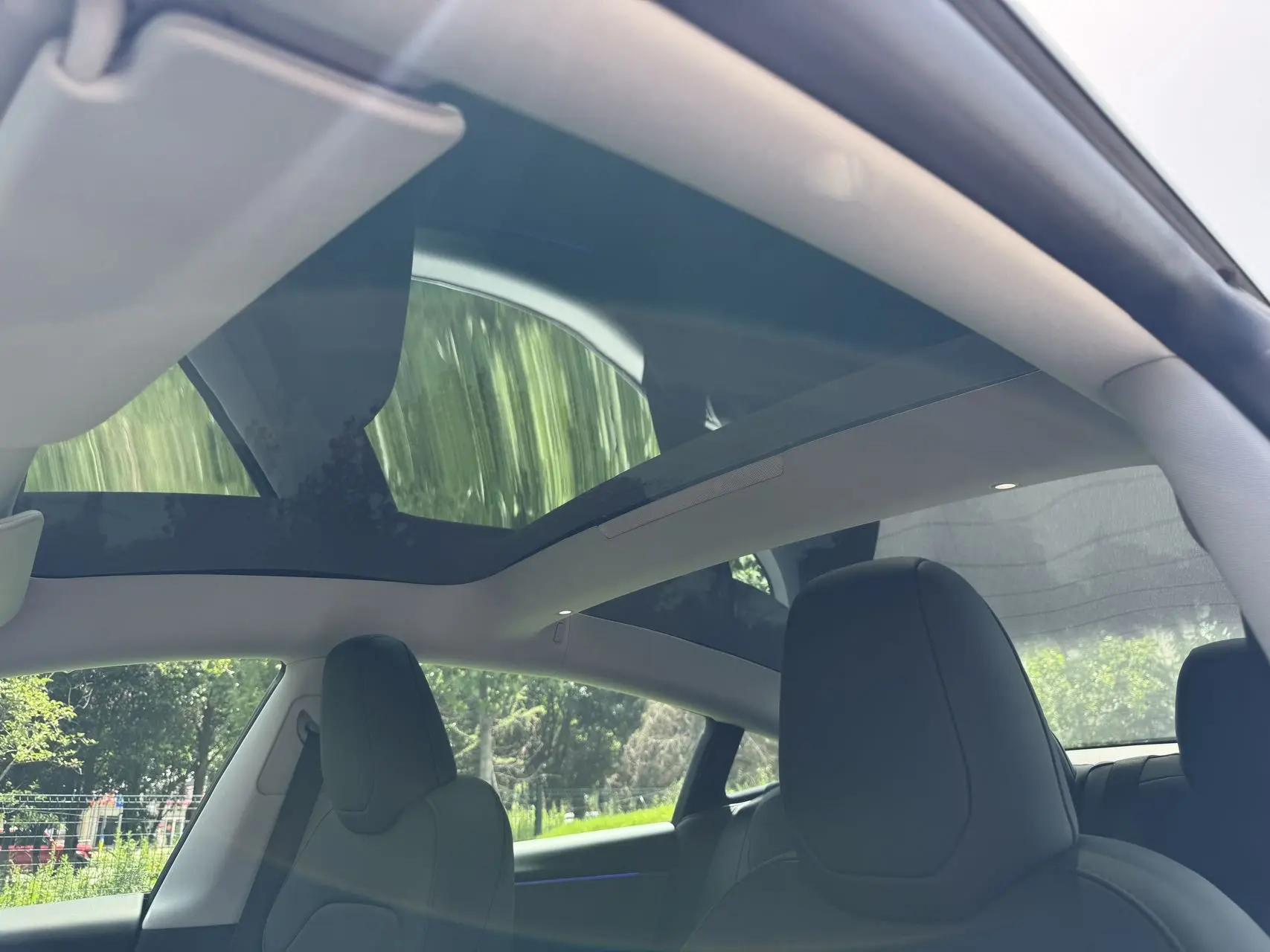 Tesla 2025 Model 3 Rear-Wheel Drive (Refreshed) Automatic 8