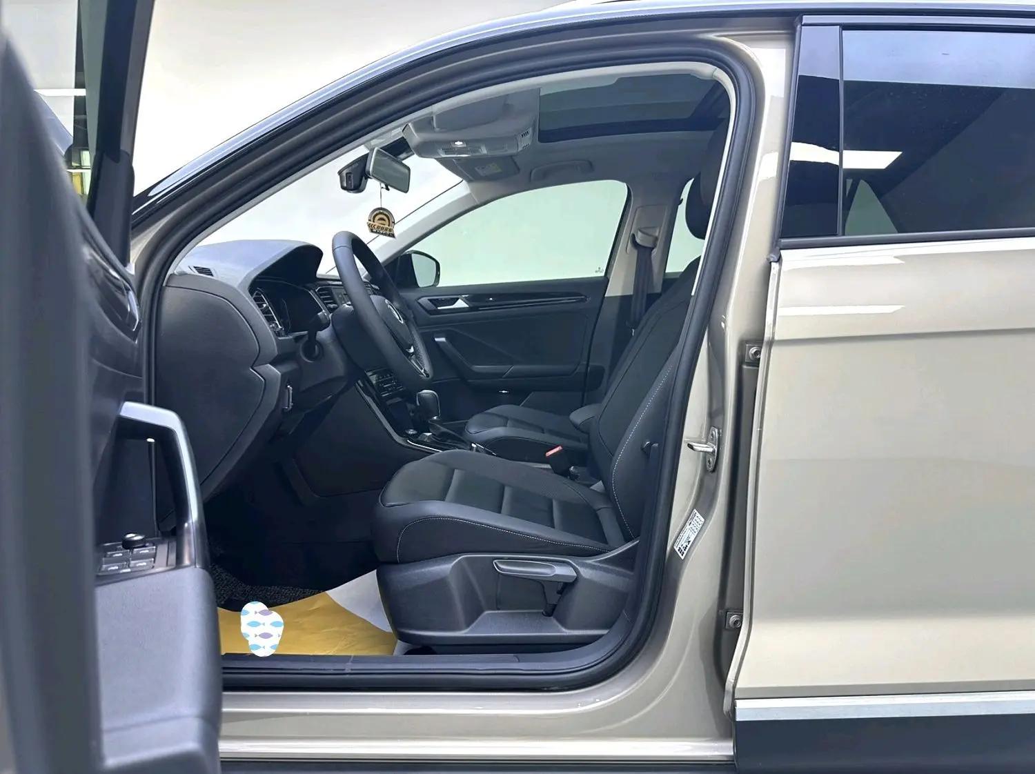 T-ROC Tange 2019 280TSI DSG Two-Drive Comfort National V 4