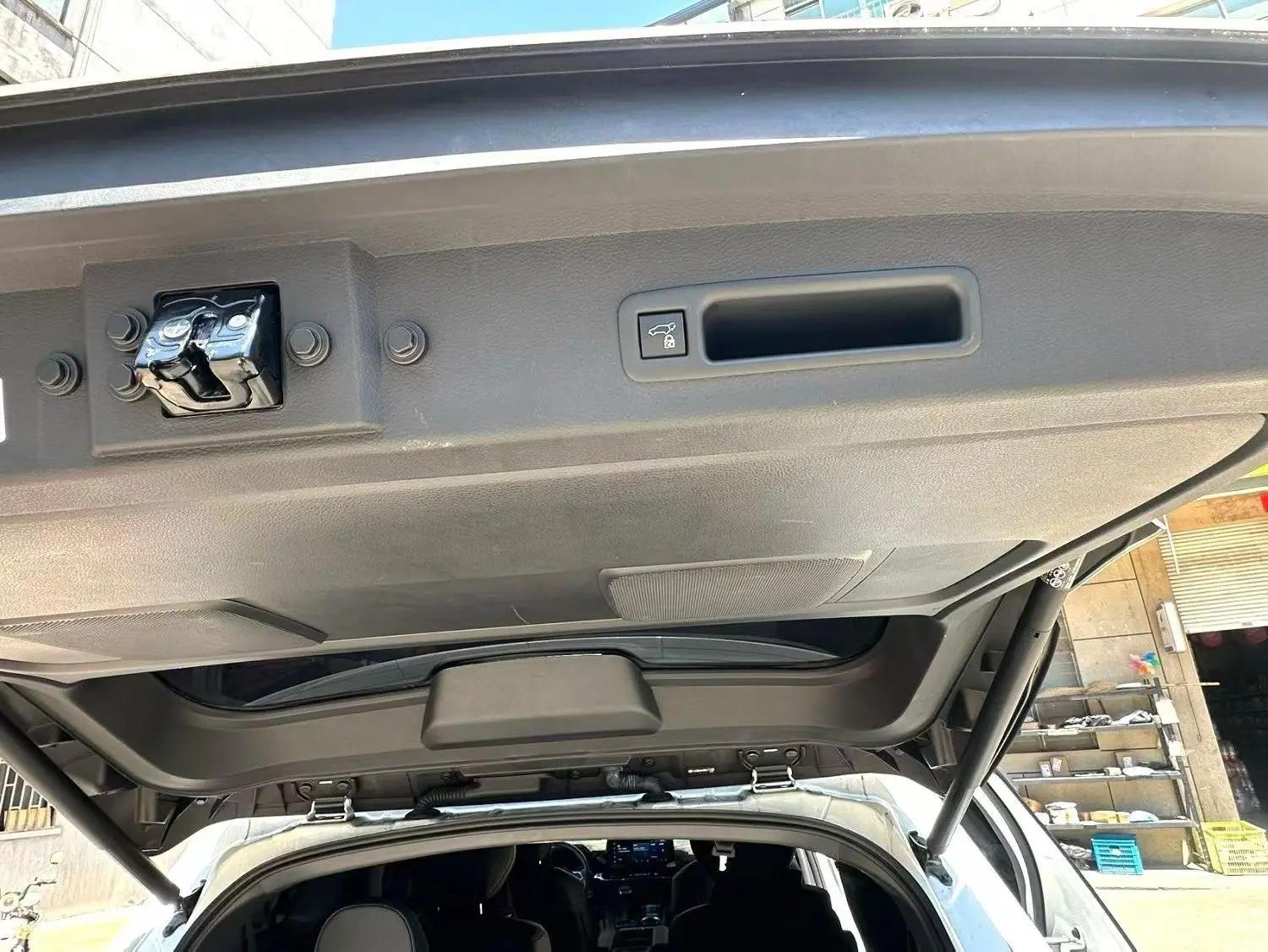 Toyota 2023 Sienna 2.5 CVT Prestige Automatic 4