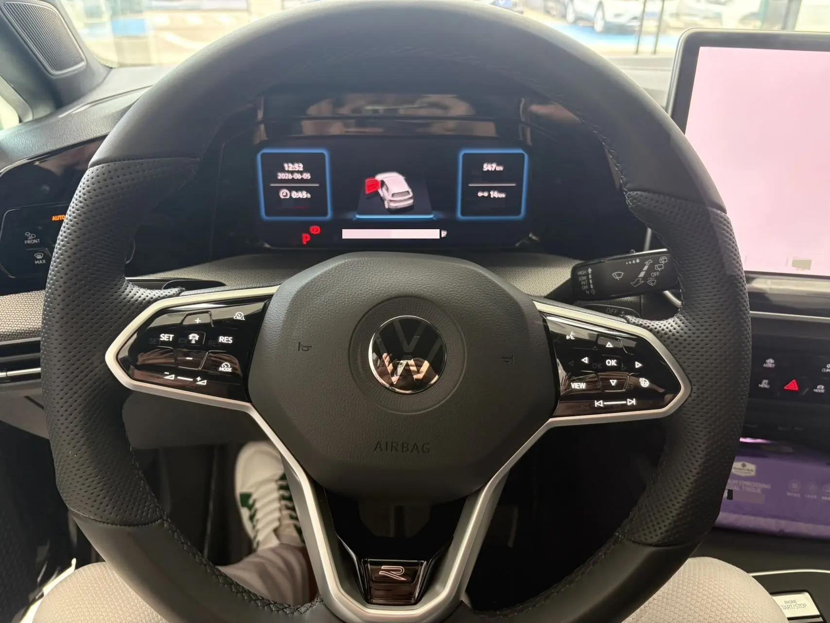 Volkswagen 2025 Golf 8 R-Line 1.5TSI 300TSI Automatic 4