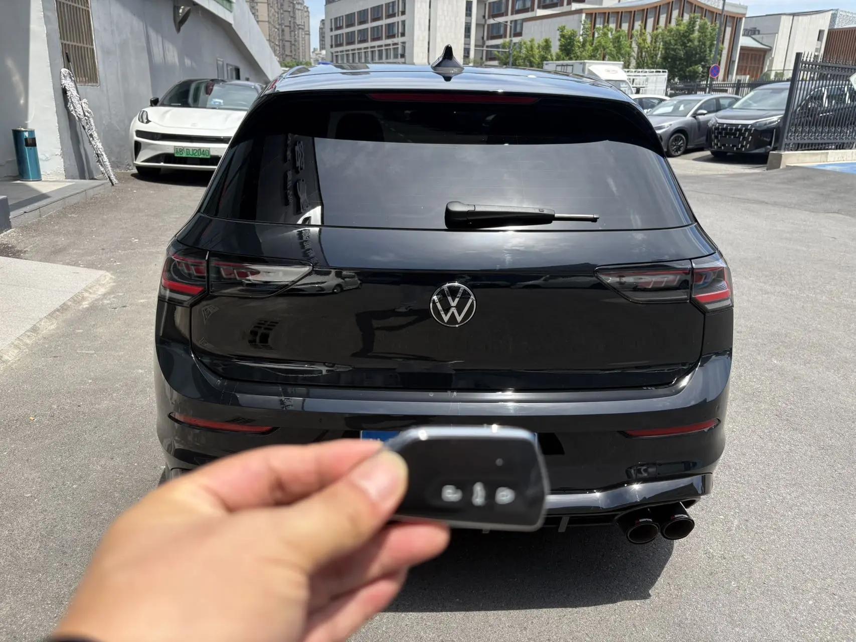 Volkswagen 2025 Golf 8 R-Line 1.5TSI 300TSI Automatic 8