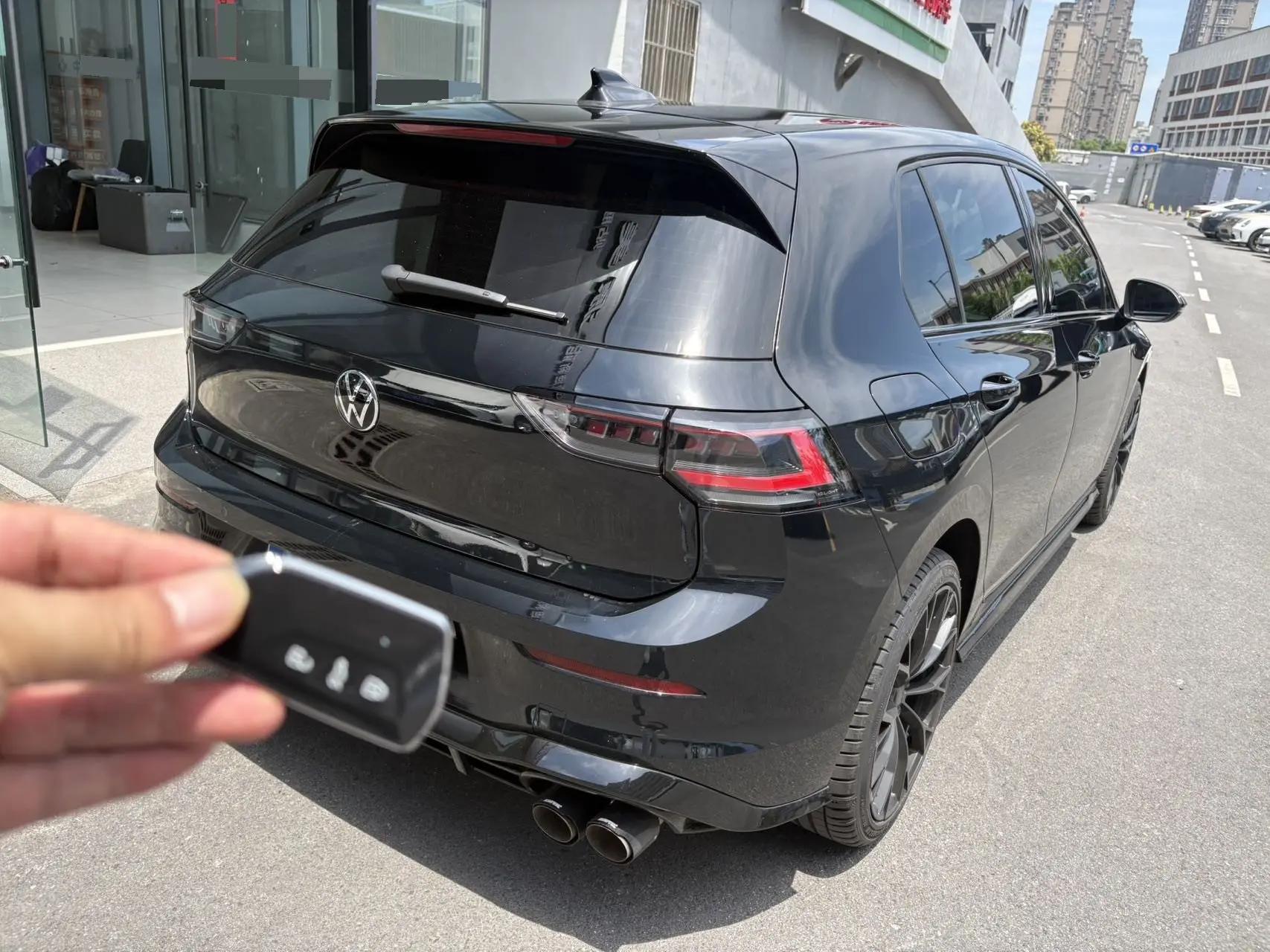 Volkswagen 2025 Golf 8 R-Line 1.5TSI 300TSI Automatic 9