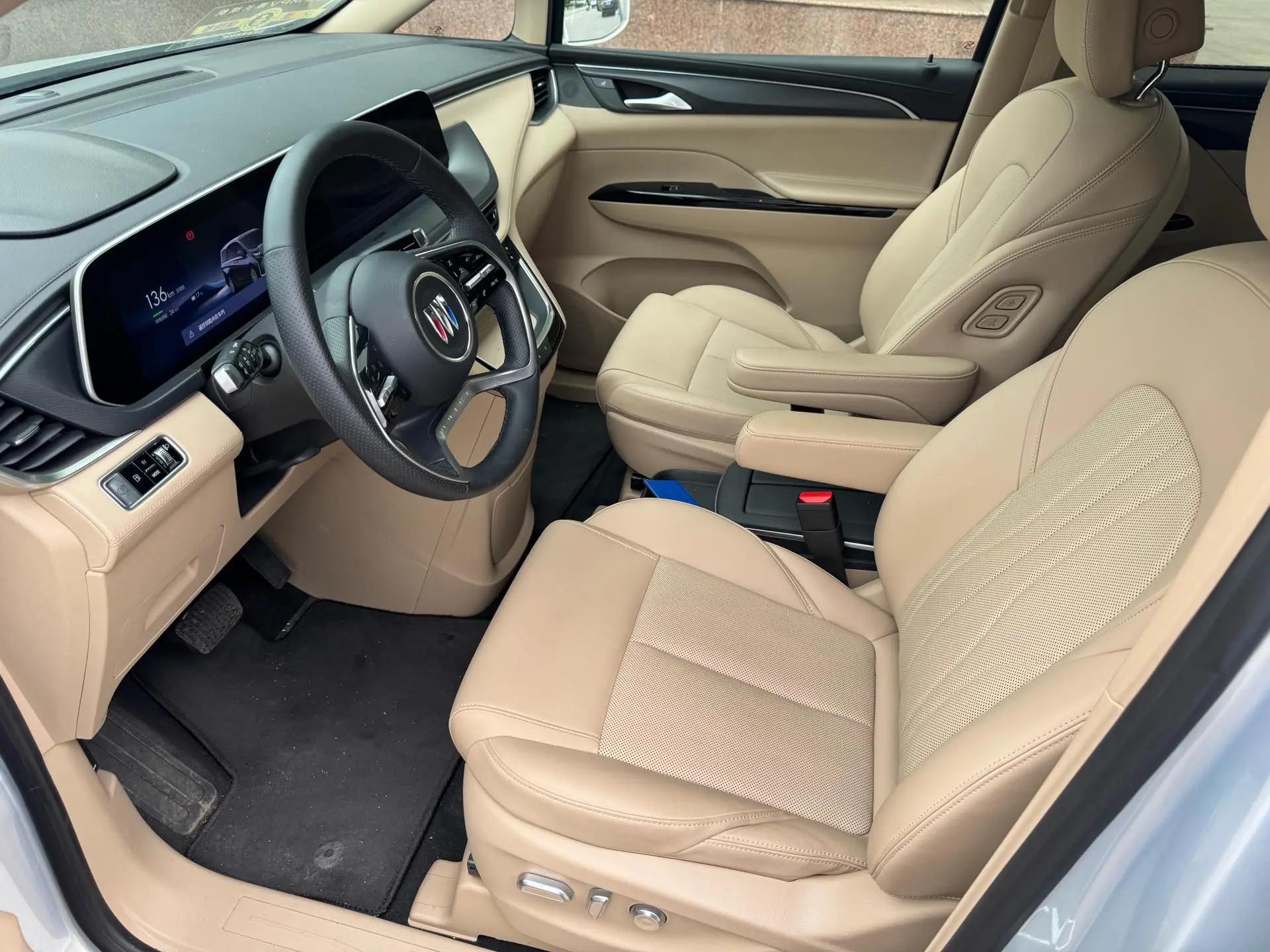 Buick 2025 GL8 Land Luxury 1.5T Prestige 7-Seater Automatic 3