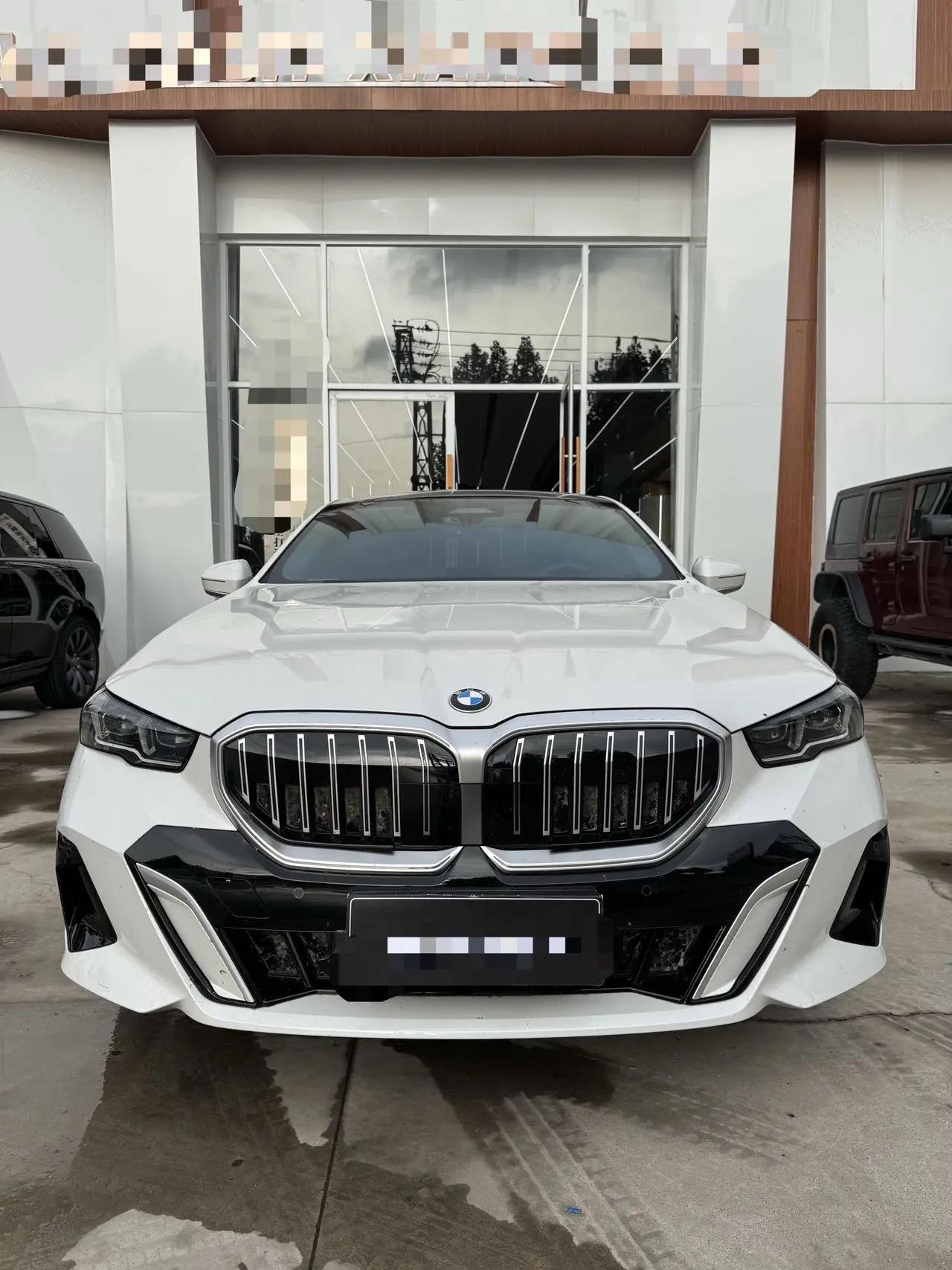 BMW 5 Series 2025 Model 530Li 48V 2.0T Luxury Version M Sport Package Automatic 2