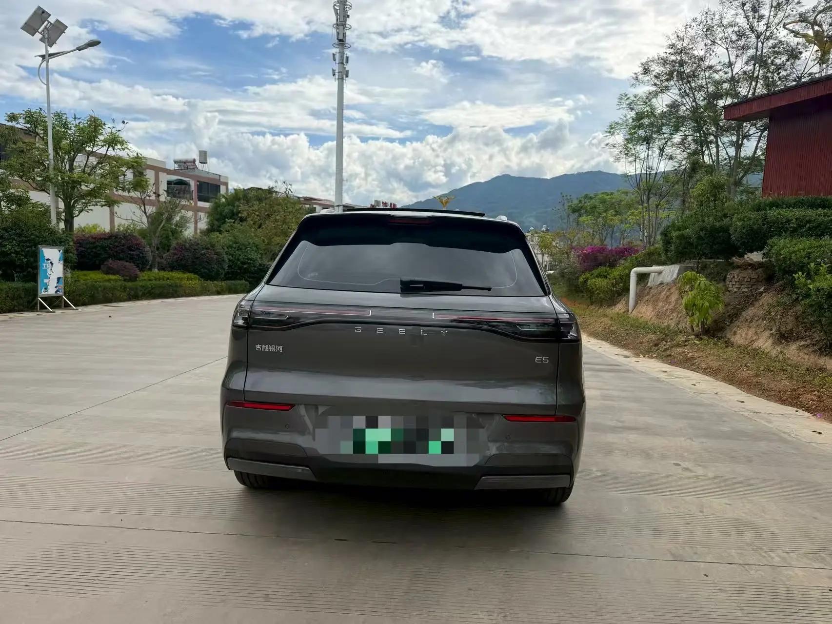 Geely Galaxy 2026 E 5 610km Discovery Edition Automatic Gear 4