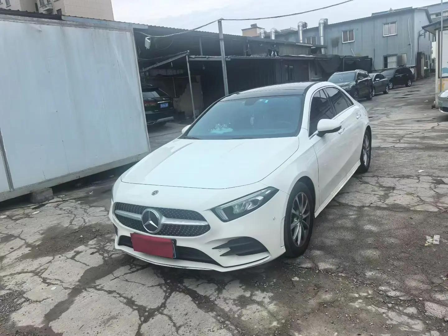 Mercedes Benz Class A 2022 Model Changed to Class A 200 L Sports Sedan Fashion Model