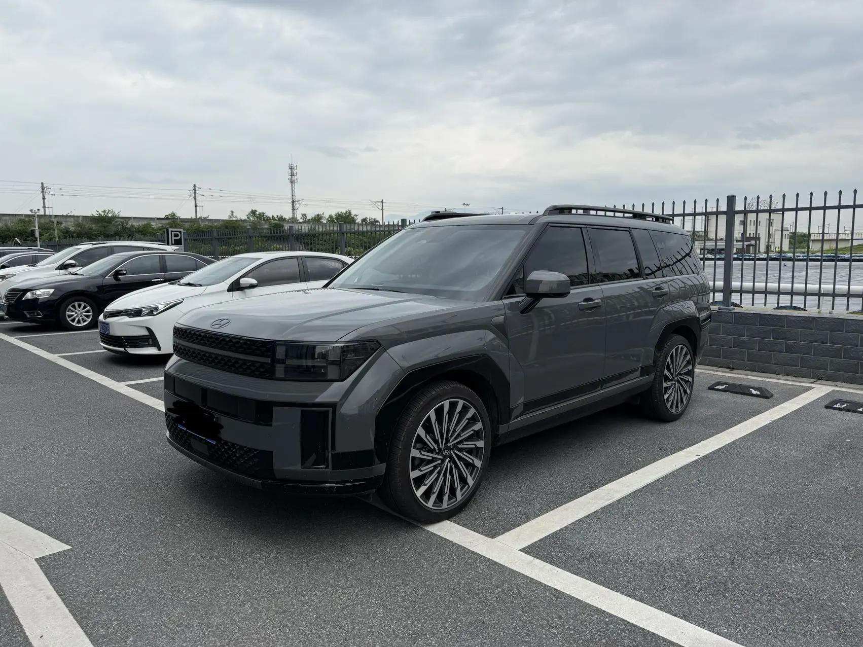 Open image lightbox: Shengda 2024 2.0T 4-wheel drive LUX HTRAC