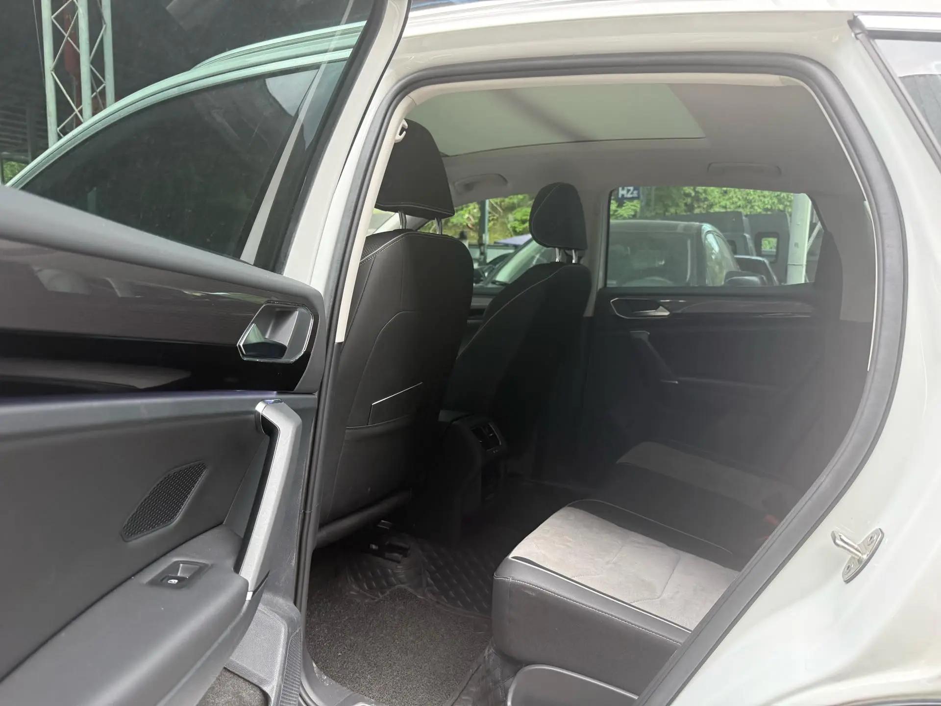 Tan Yue X 2020 330TSI Two-Drive Distinguished Zhilian Edition 3