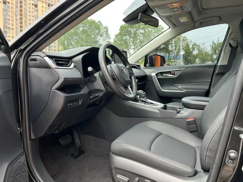 RAV4 Rongfang 2022 2.0L CVT Front-Wheel-Drive Fashion Edition 4