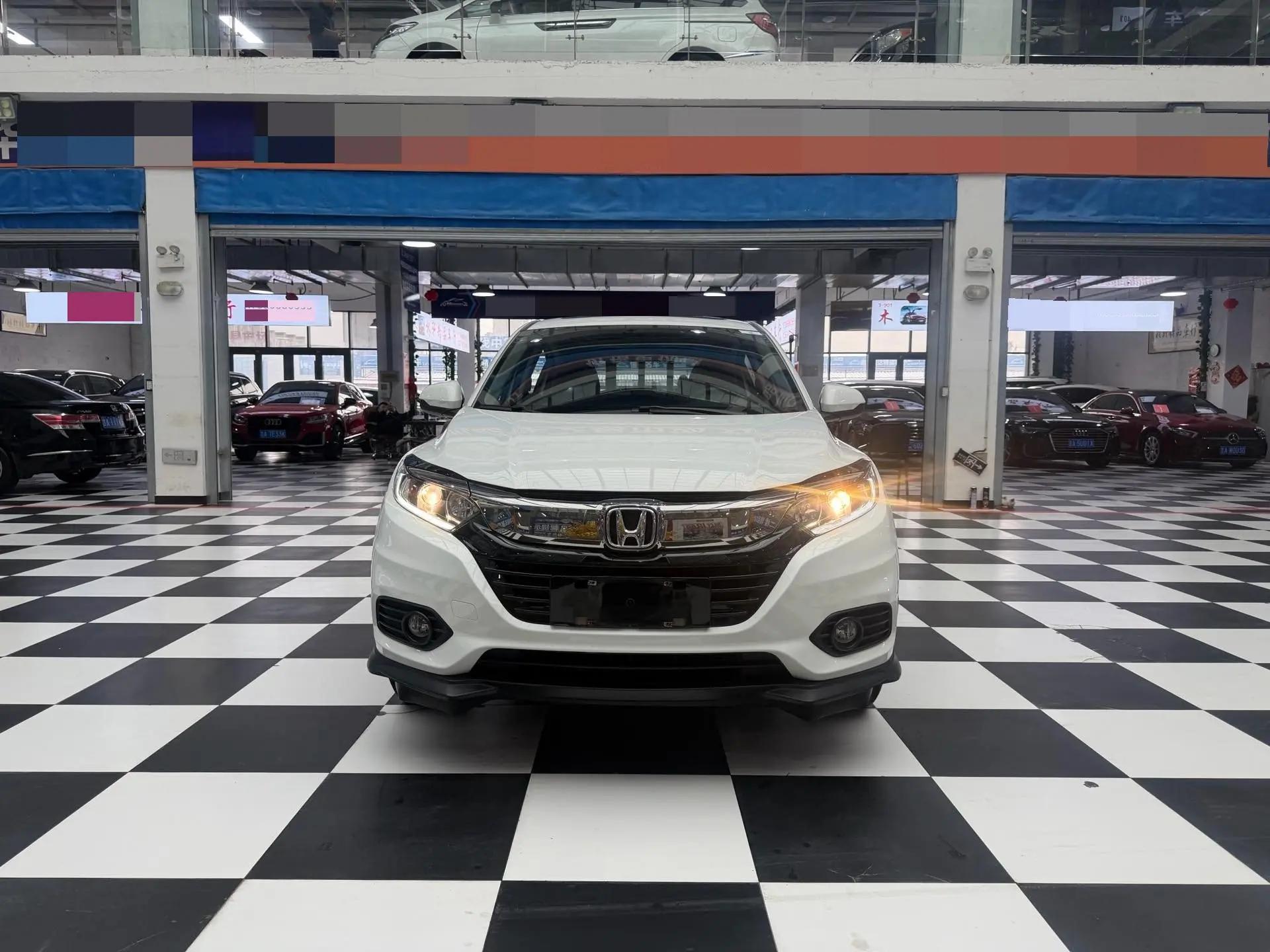 Vezel 2020 1.5L CVT Pioneer Edition 2