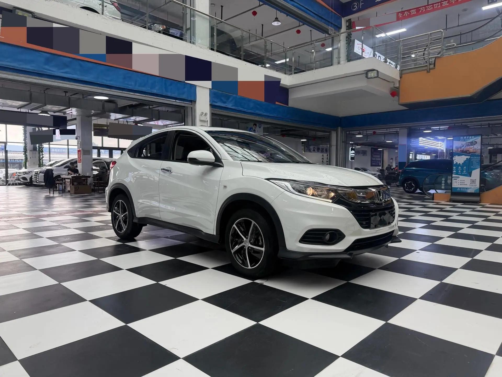 Vezel 2020 1.5L CVT Pioneer Edition 3