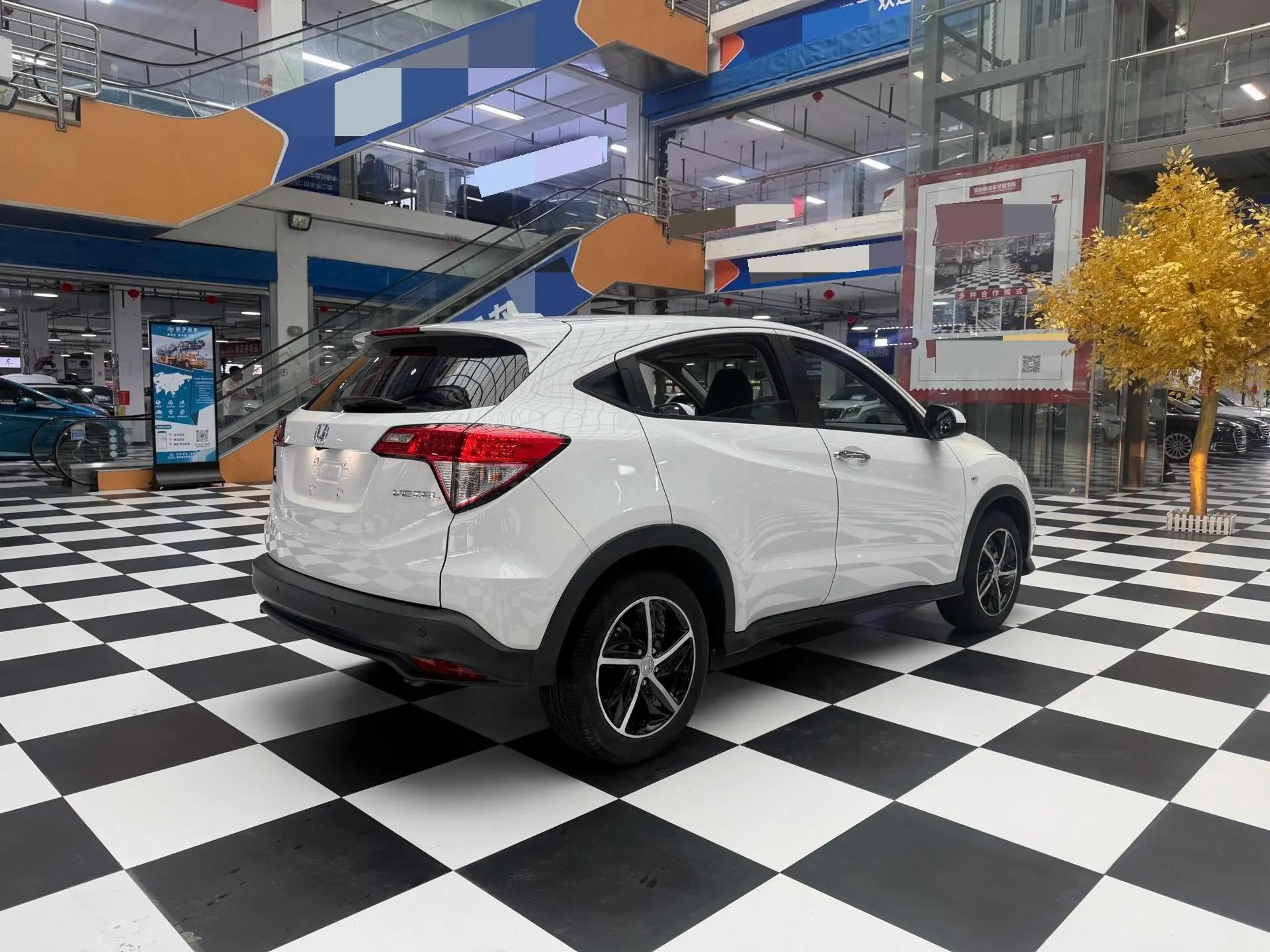 Vezel 2020 1.5L CVT Pioneer Edition 6