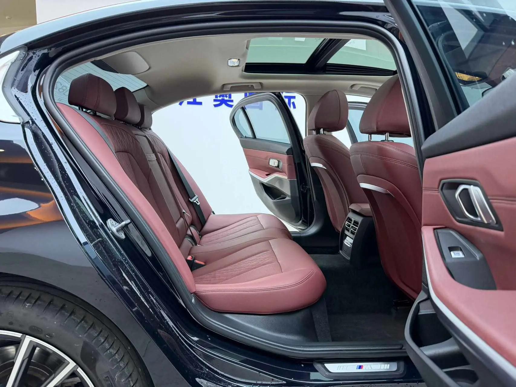 BMW 3 Series 2023 model 320Li M Sport Package 15