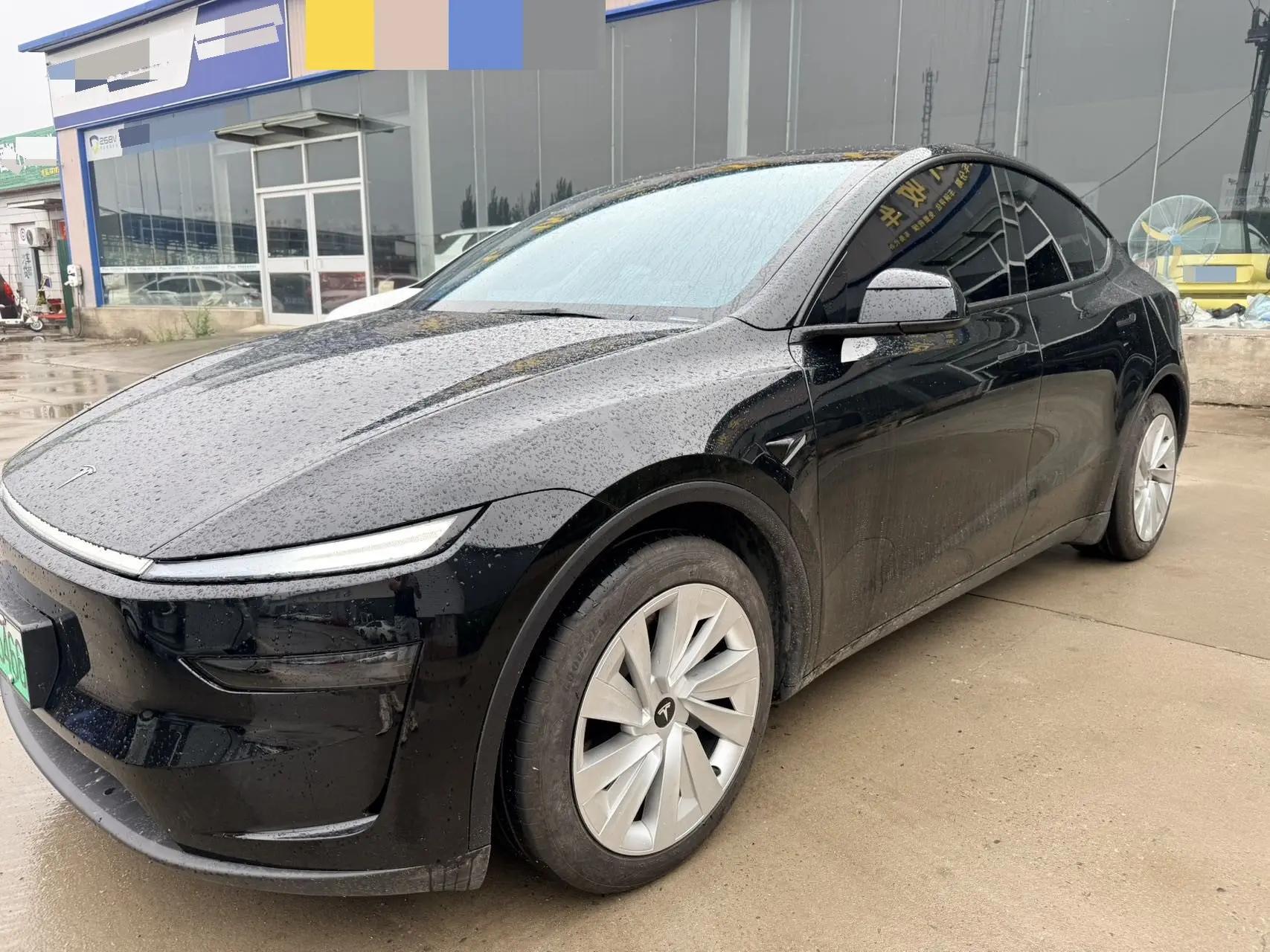 Tesla 2025 Model Y Rear-Wheel Drive Automatic
