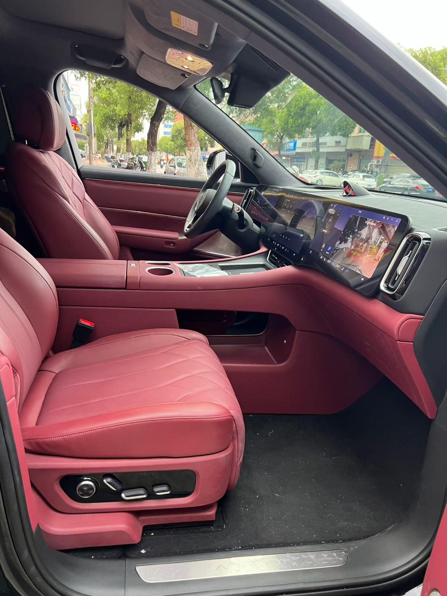 AITO M8 2025 extended range Max version 53.4kWh 6-seat version 4