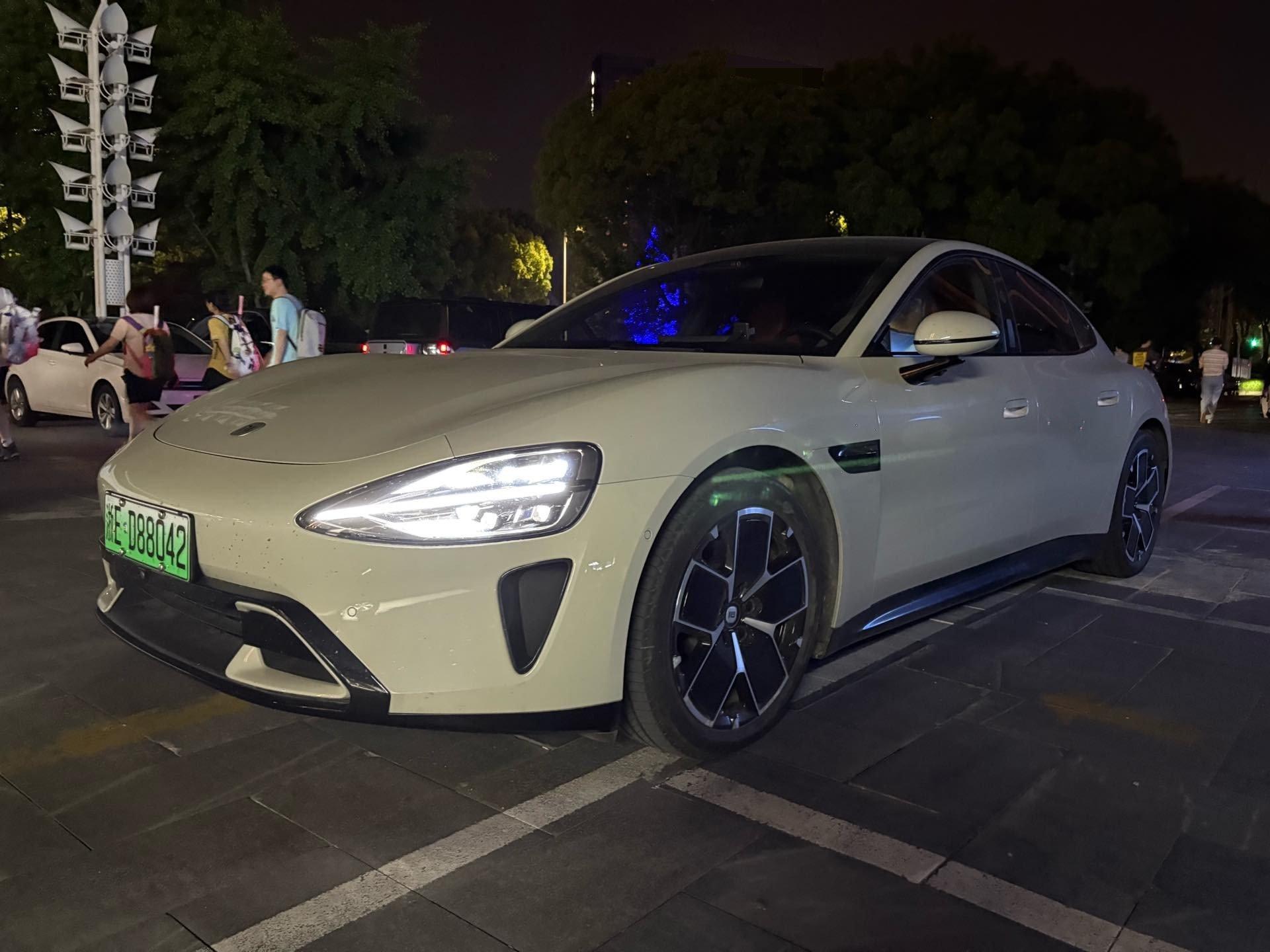 MI SU7 2024 700km Rear Drive Standard Founding Edition
