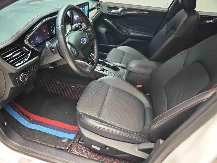 Focus 2021 sedan EcoBoost 180 automatic ST Line 2