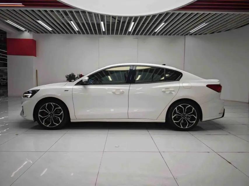 Focus 2021 sedan EcoBoost 180 automatic ST Line 6