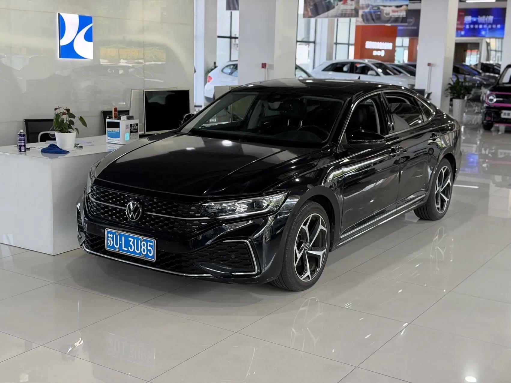 Volkswagen 2023 Passat 2.0TSI 330TSI Star Deluxe Edition (Modified) Automatic Gear
