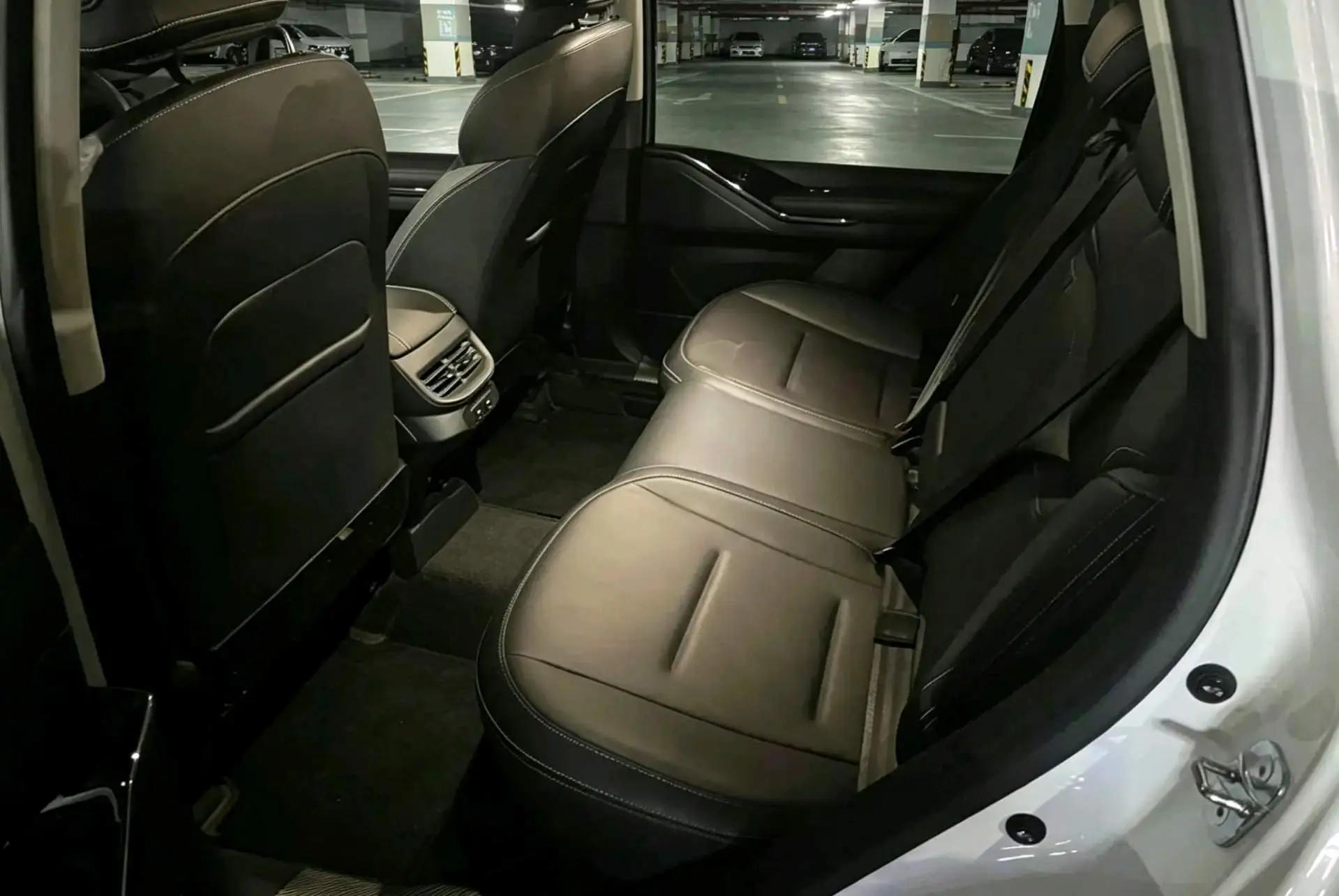 Haval 2024 H6 1.5T Two-Wheel Drive Max Automatic 3