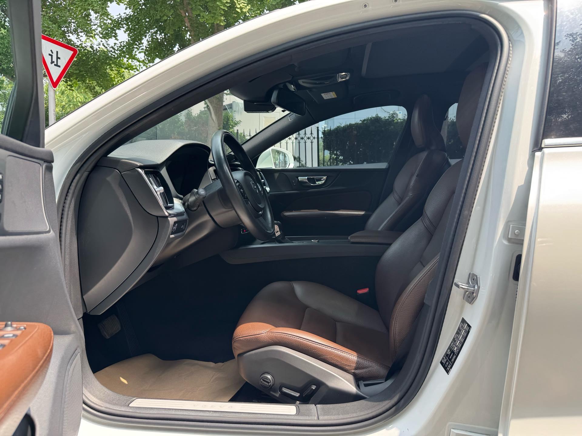 Volvo S60 2020 T4 Zhiyi Deluxe Edition 3