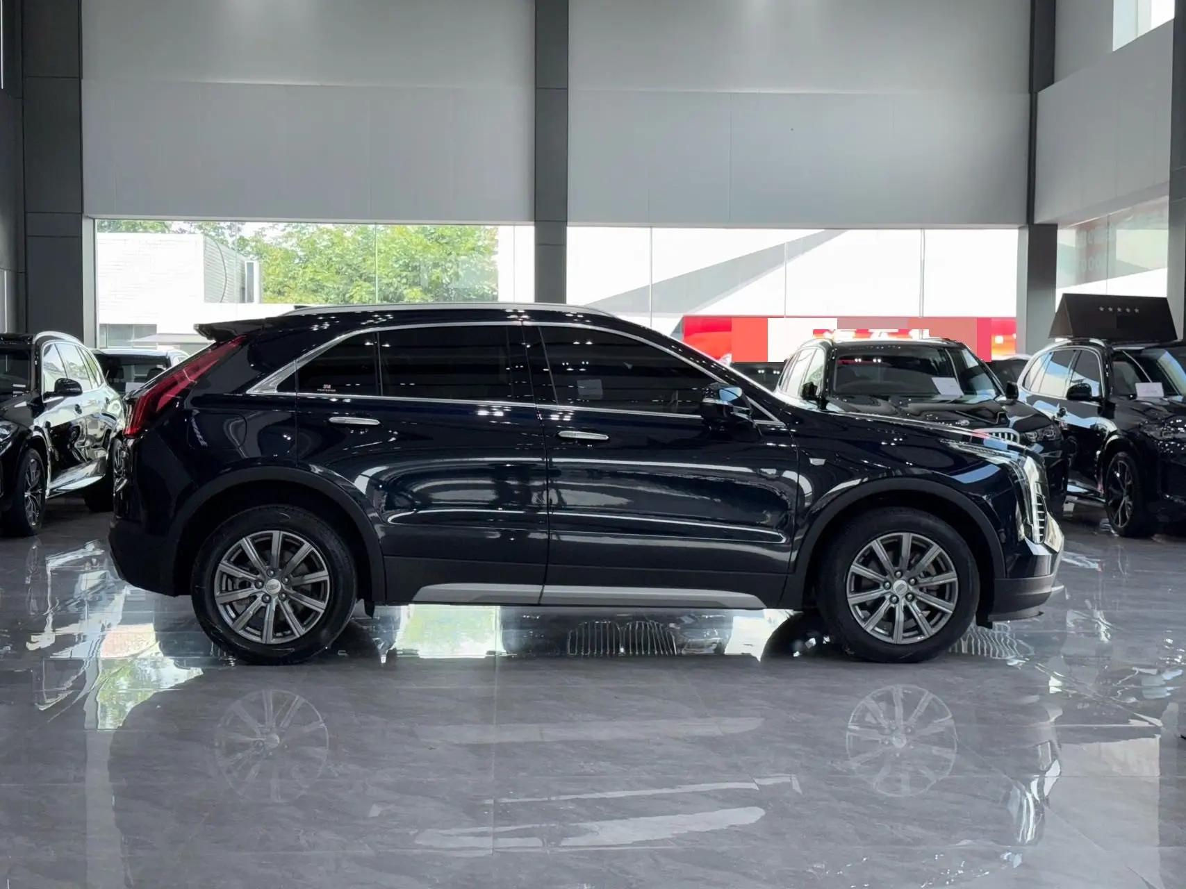 Cadillac XT4 2020 28T Two-Drive Luxury Sports 5