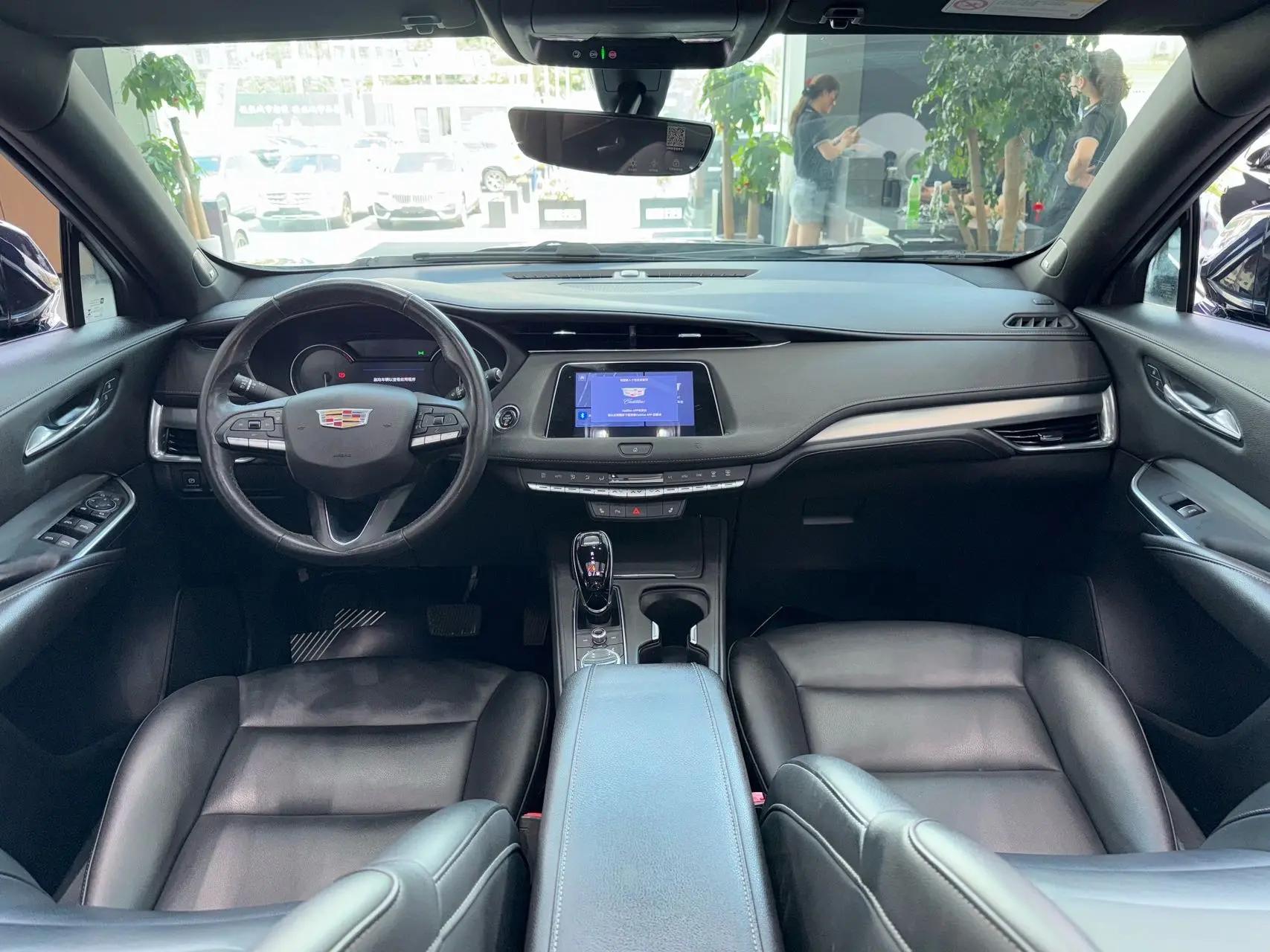 Cadillac XT4 2020 28T Two-Drive Luxury Sports 6