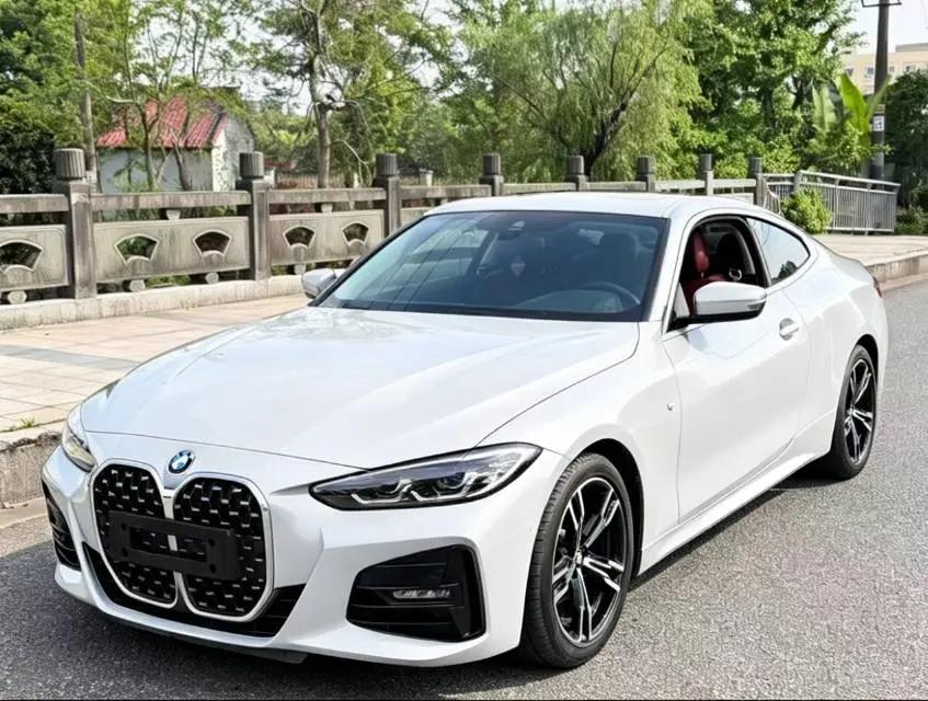 Открыть галерею: BMW 4 Series (Imported) 2023 425i Coupe 2.0T M Sport Package Automatic