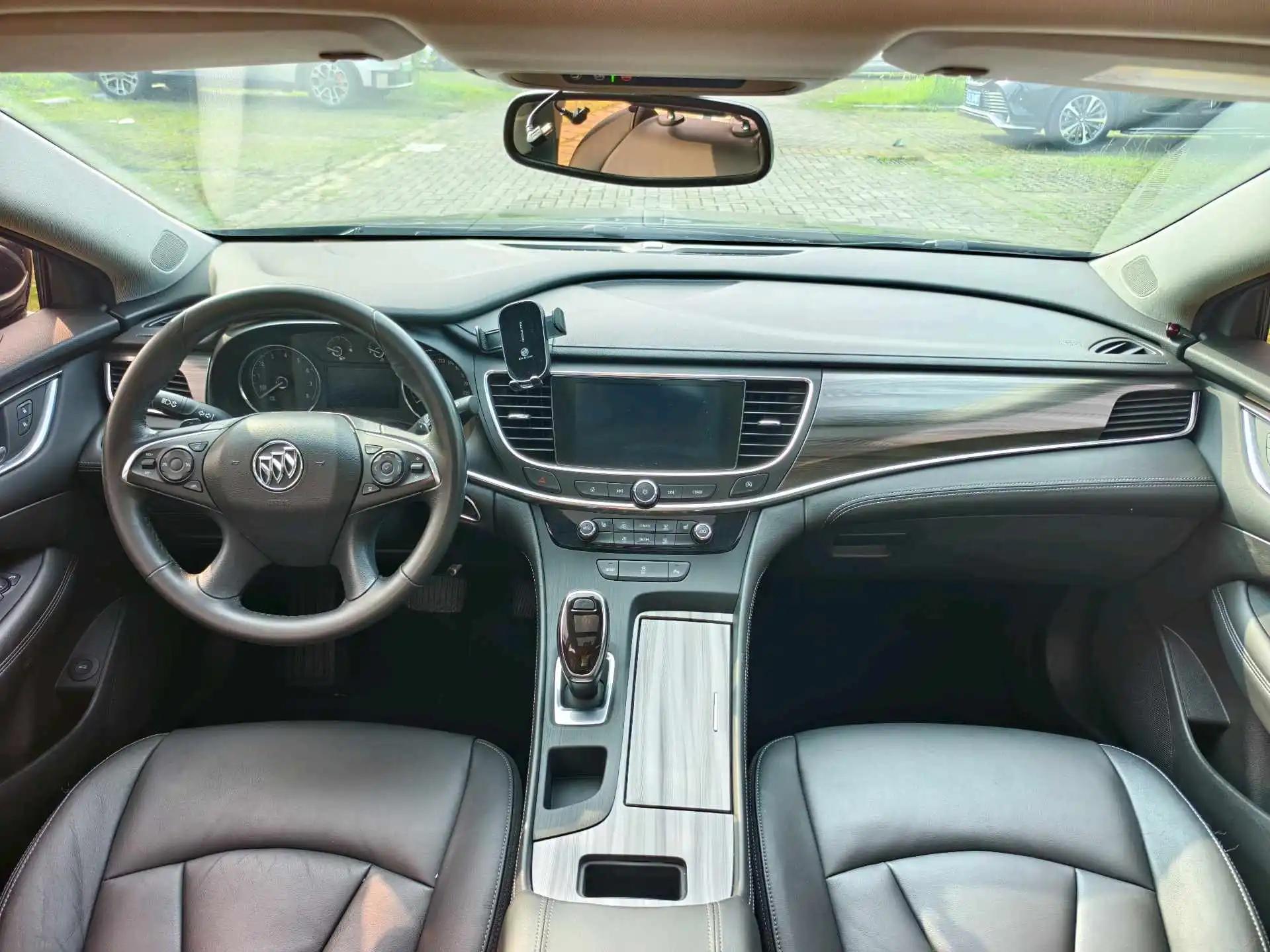 LaCrosse 2019 28T Luxury Model 5