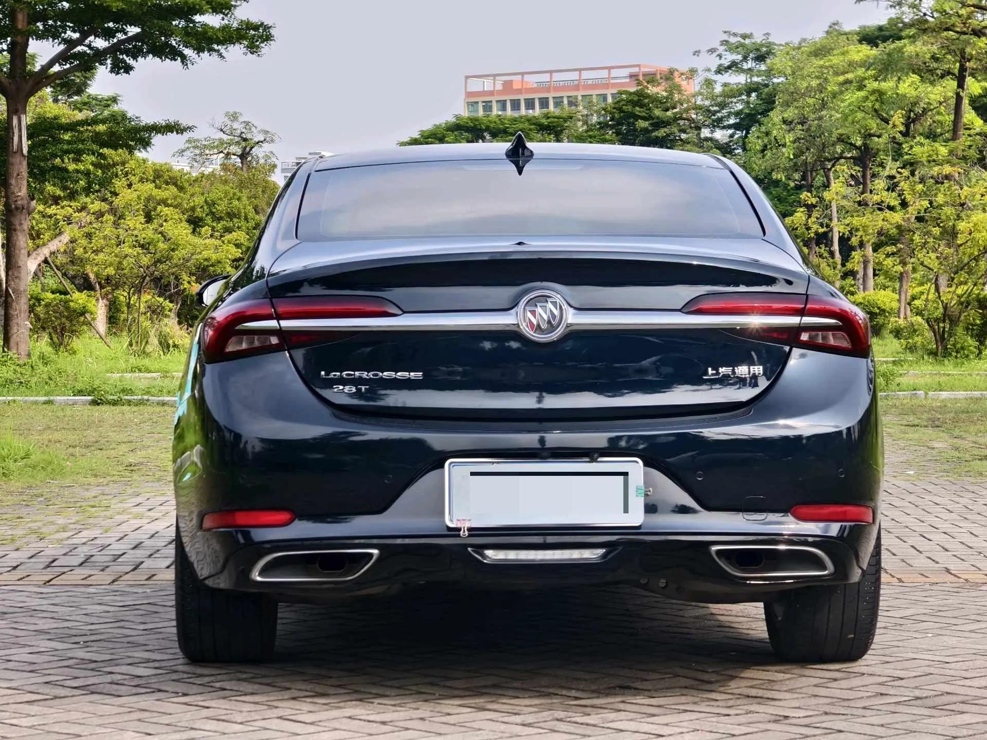 LaCrosse 2019 28T Luxury Model 8