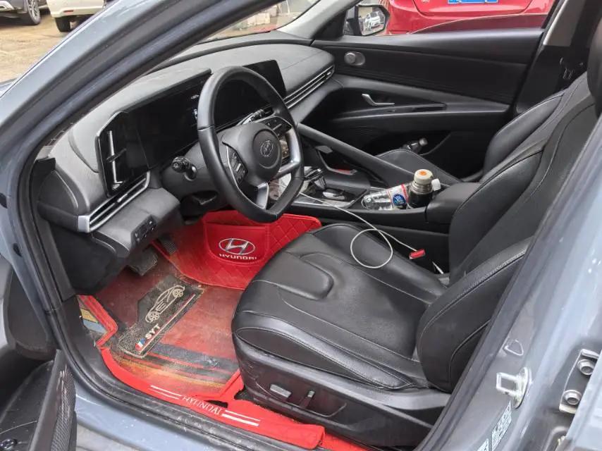 Elantra 2022 1.5L CVT LUX Premium Edition 2