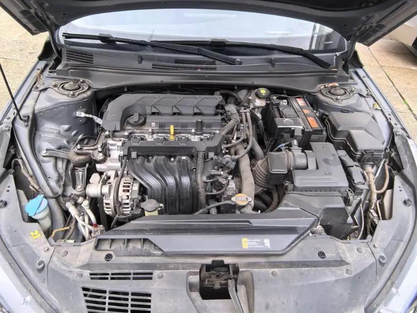 Elantra 2022 1.5L CVT LUX Premium Edition 7