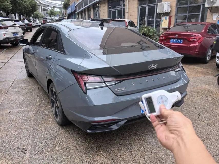 Elantra 2022 1.5L CVT LUX Premium Edition 8