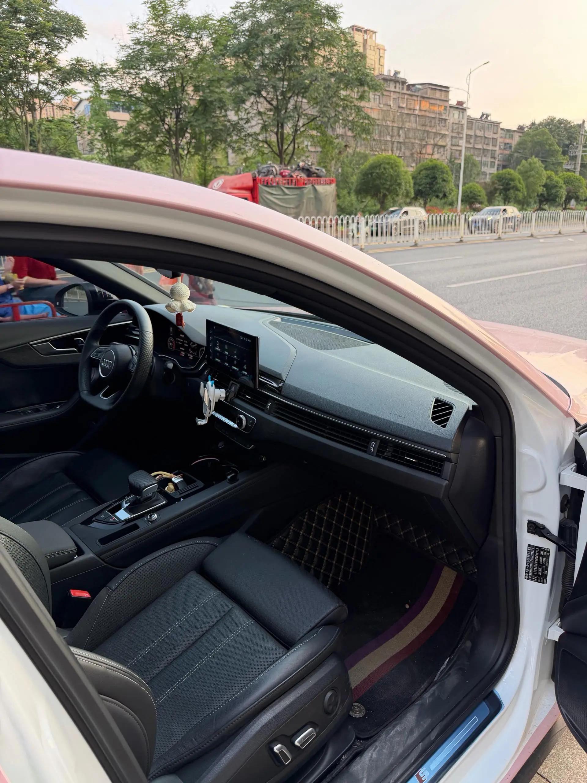 Audi 2024 A4L 2.0TFSI 40TFSI Luxury Dynamic Edition, Automatic 9