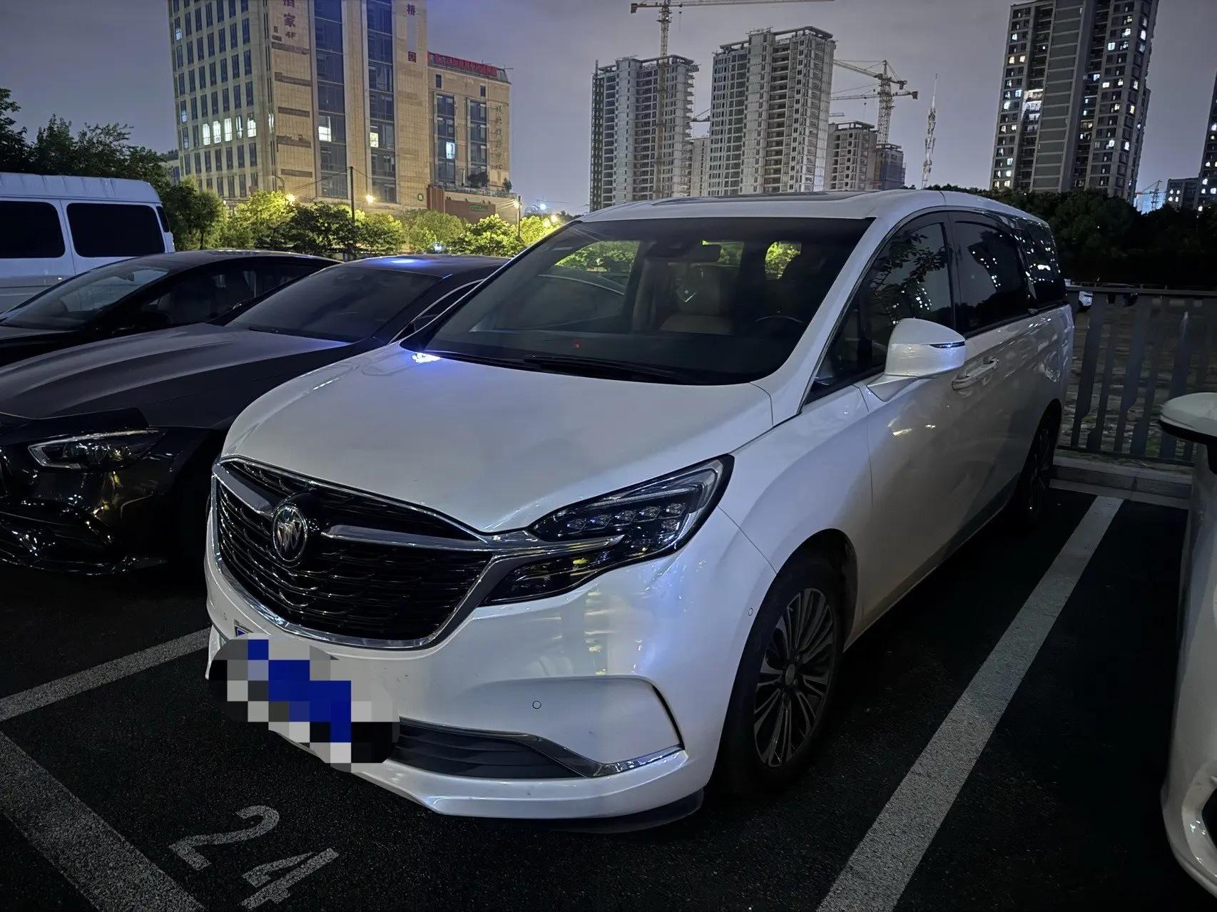 Buick GL8 2020 ES Lu Zun 653T Luxury Model