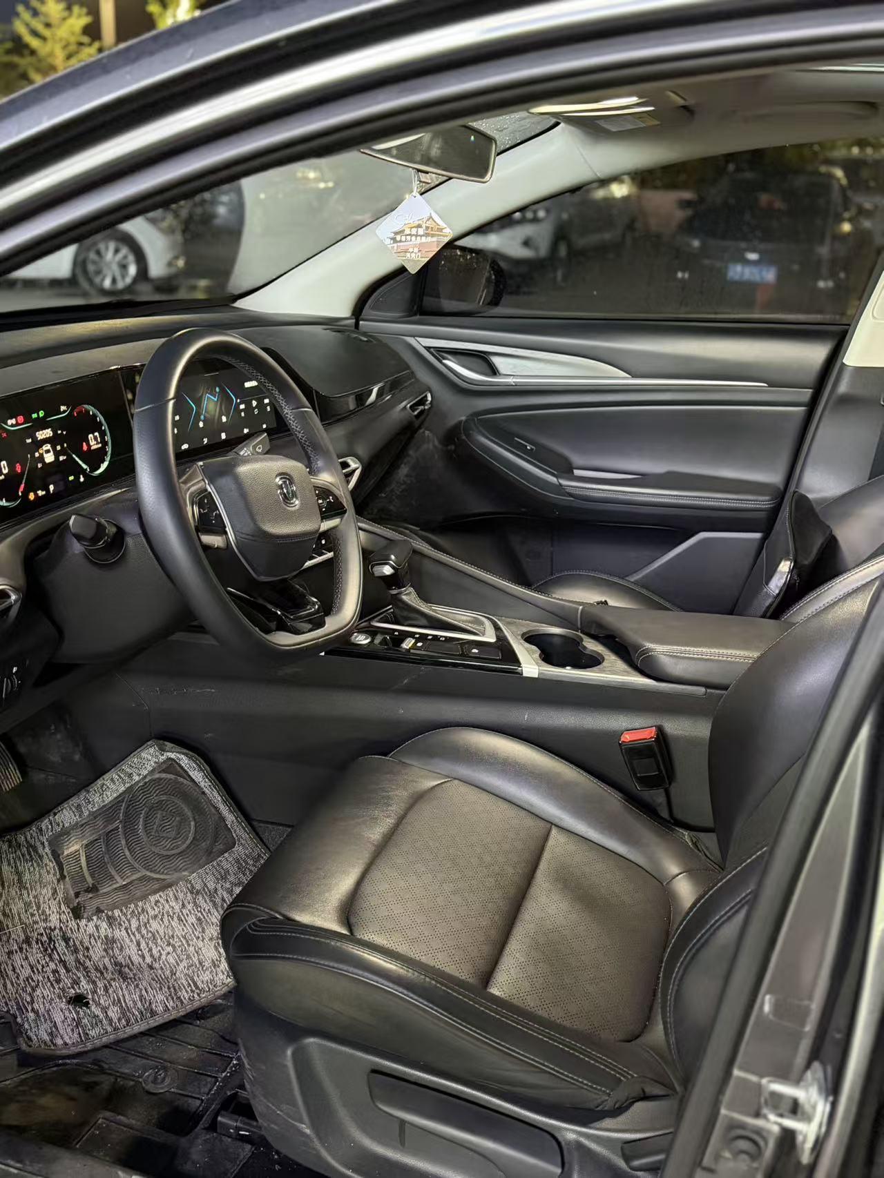 Yidong 2022 PLUS 1.6L GDI CVT Luxury Model 3