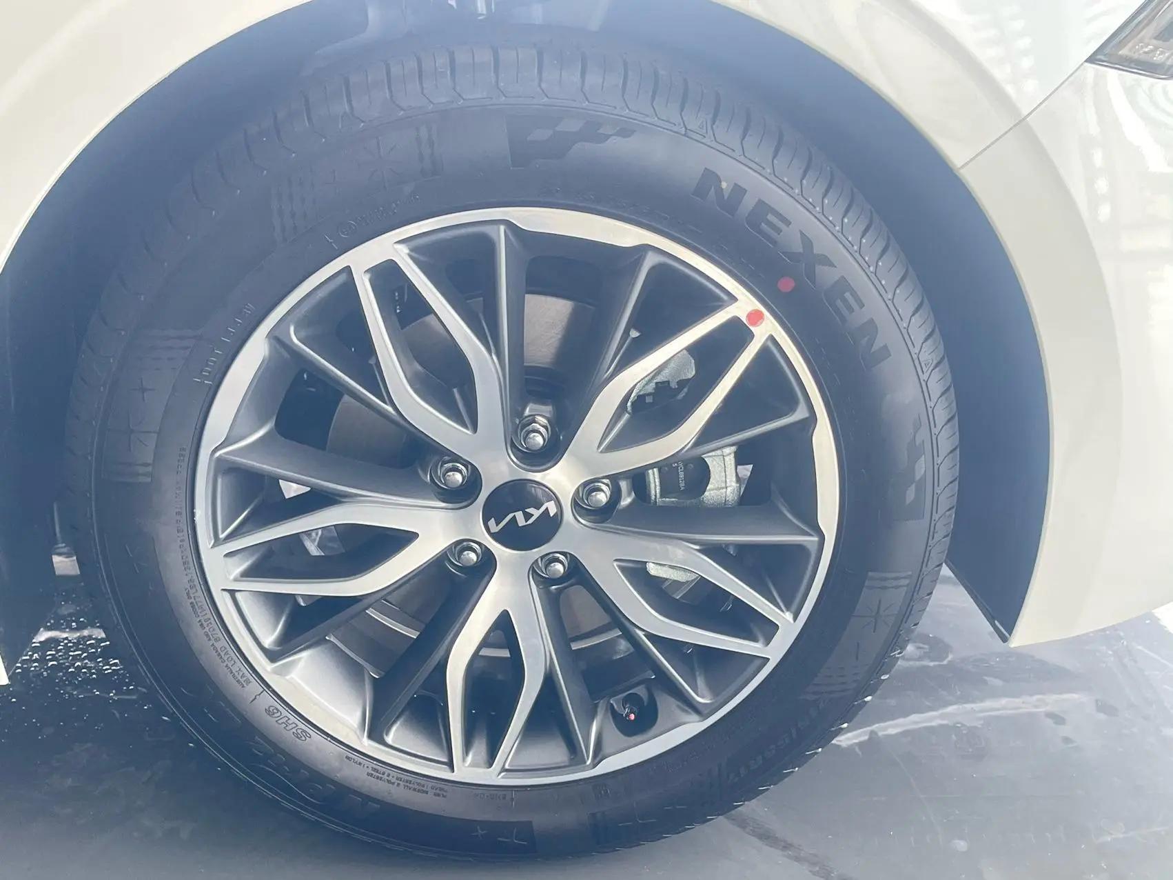 Kia 2025 K5 1.5T Deluxe Edition Automatic Gear 7