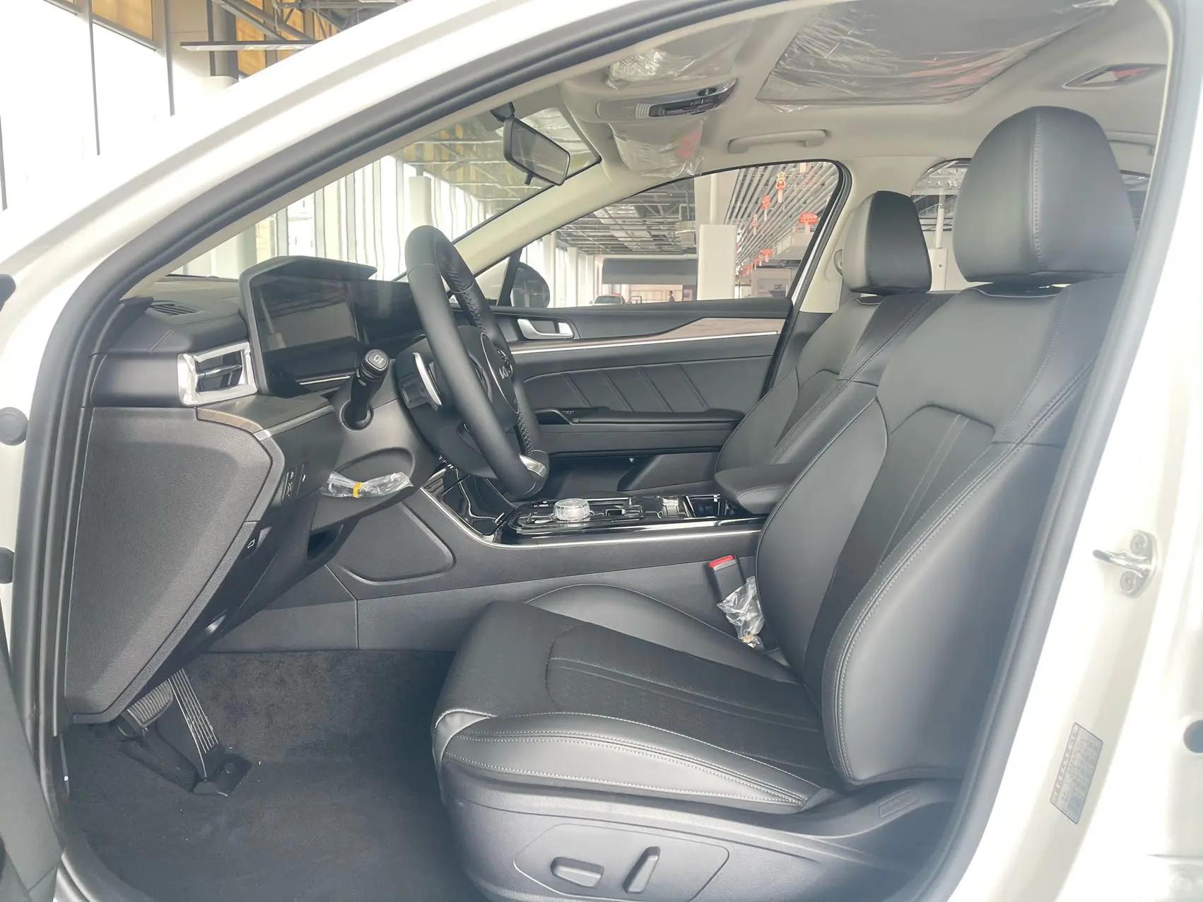 Kia 2025 K5 1.5T Deluxe Edition Automatic Gear 8